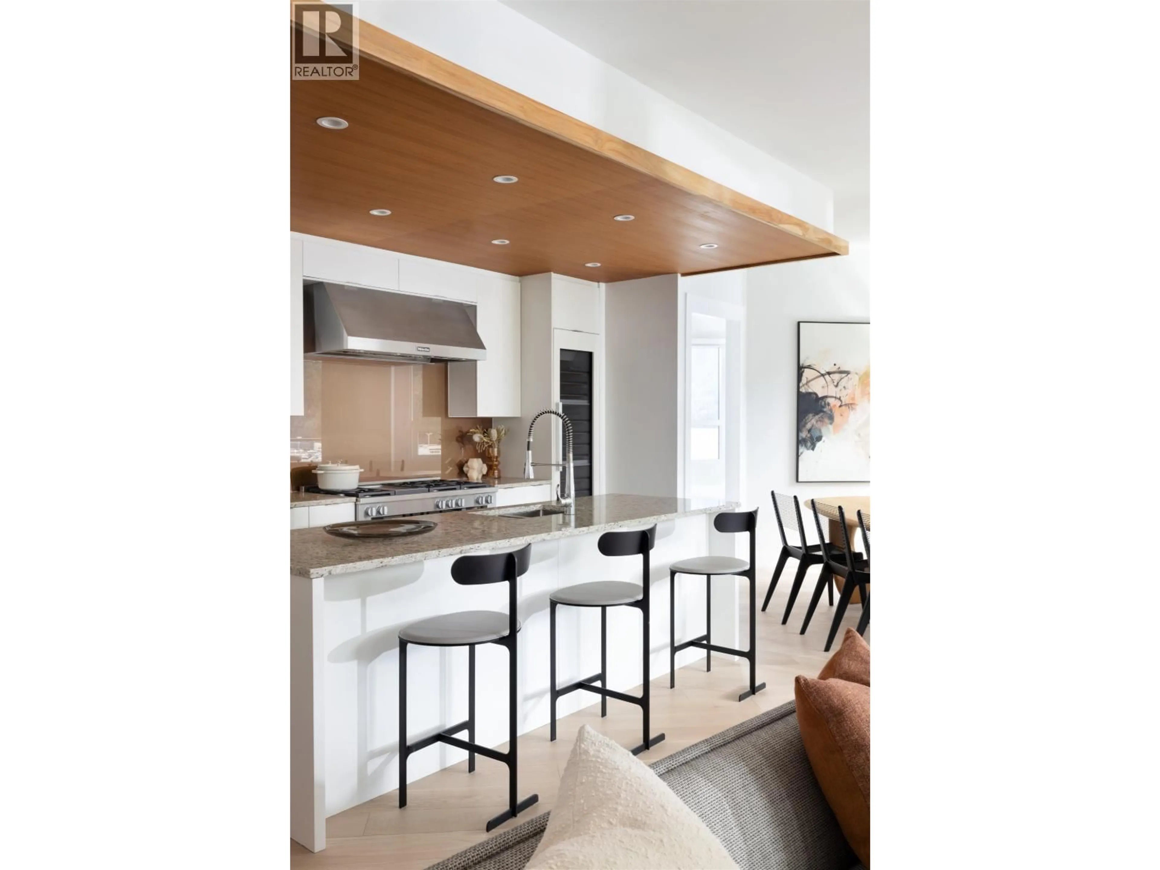 Contemporary kitchen, unknown for 302 - 6707 NELSON AVENUE, West Vancouver British Columbia V7W0A4