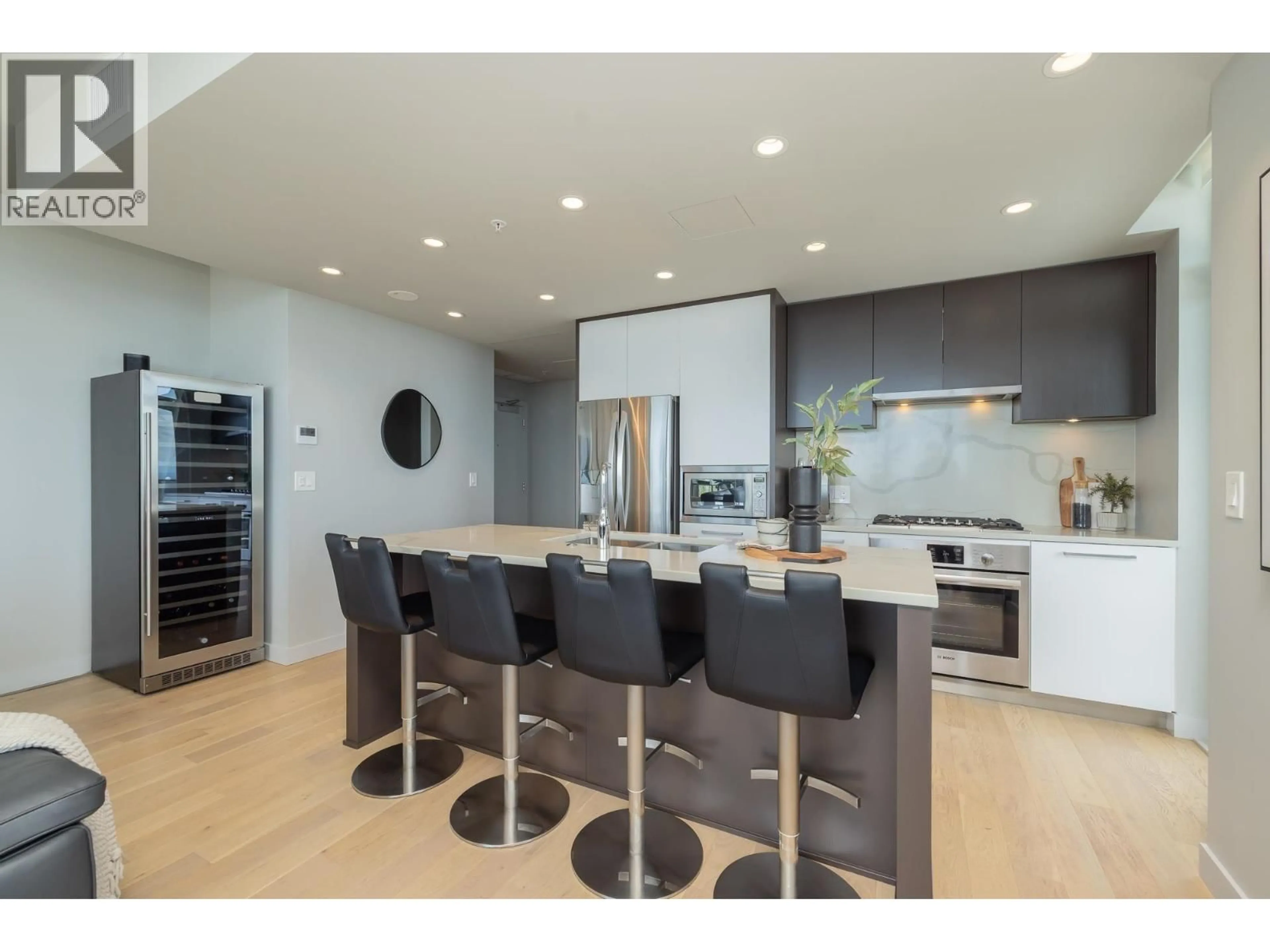 Contemporary kitchen, unknown for 4404 - 567 CLARKE ROAD, Coquitlam British Columbia V3J0K7