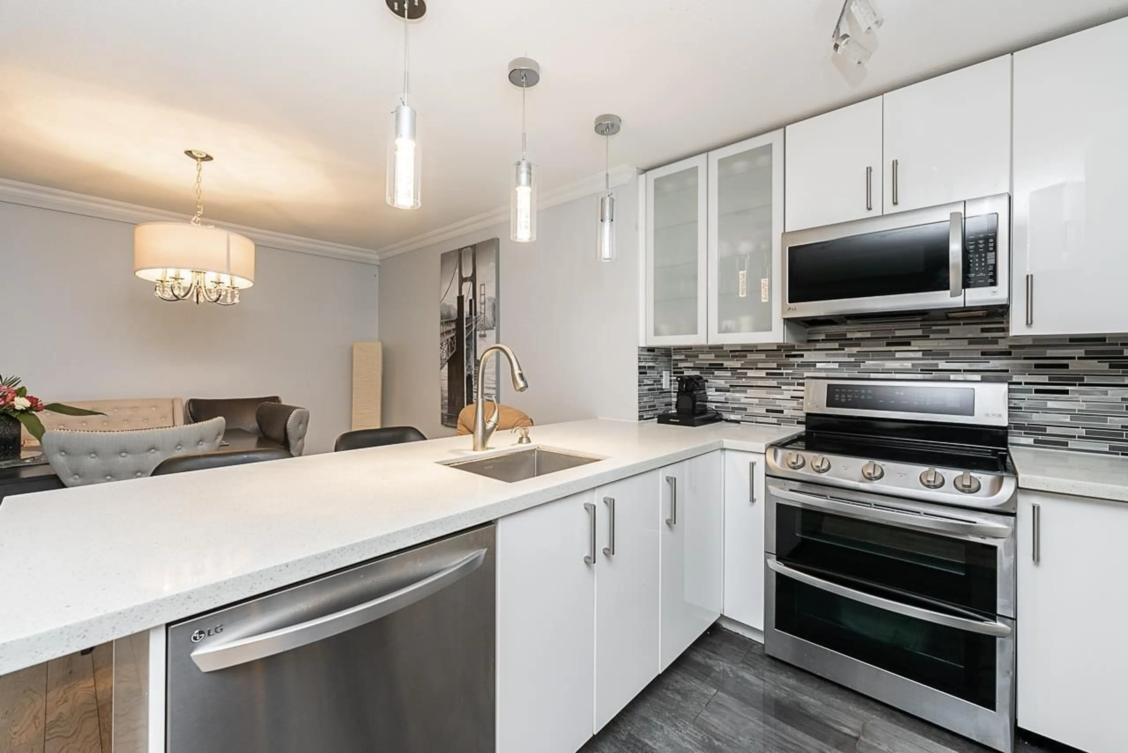 Open concept kitchen, unknown for 104 - 1441 BLACKWOOD STREET, White Rock British Columbia V4B3V6