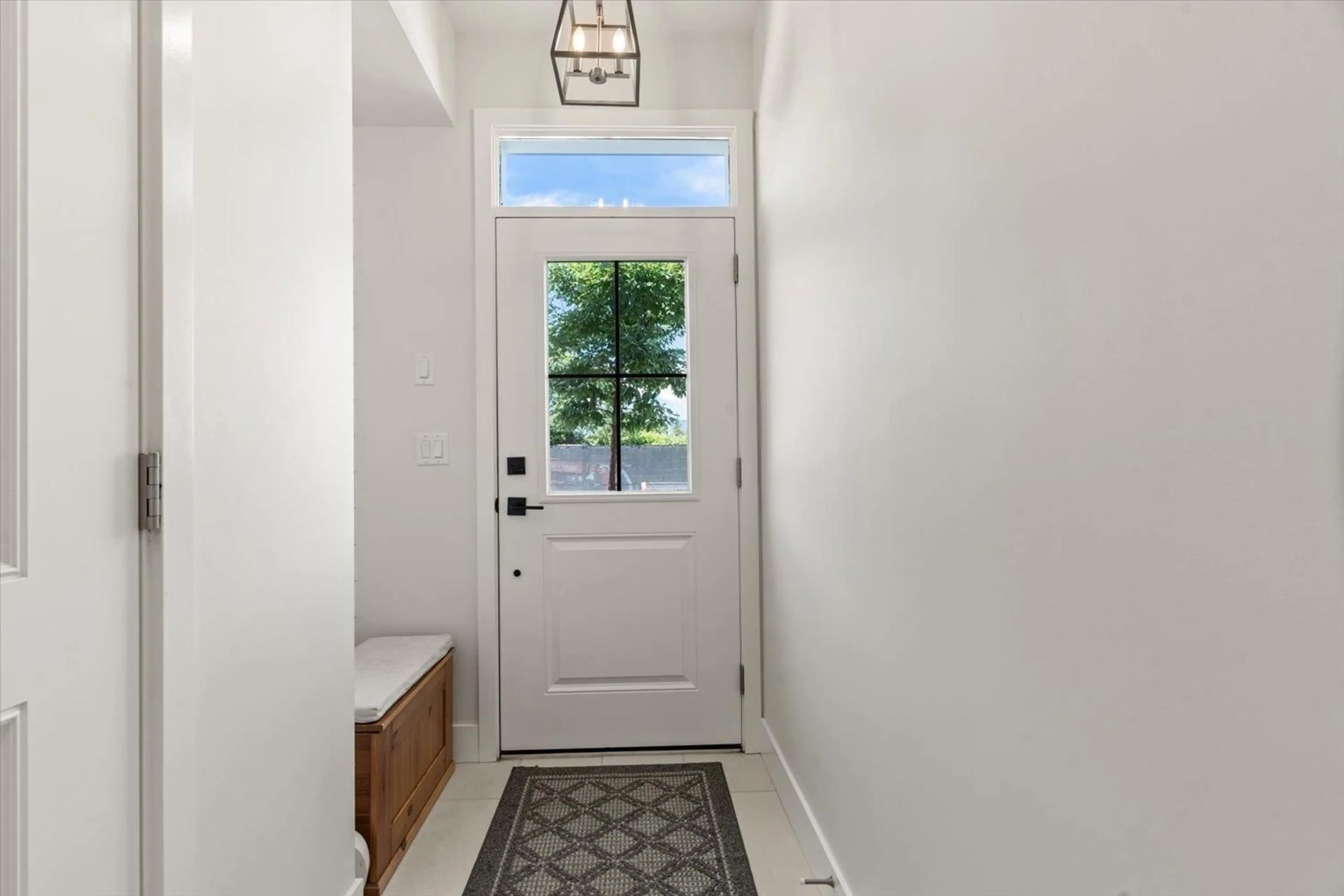 Indoor entryway for 166 - 46211 PROMONTORY ROAD, Chilliwack British Columbia V2R6E5