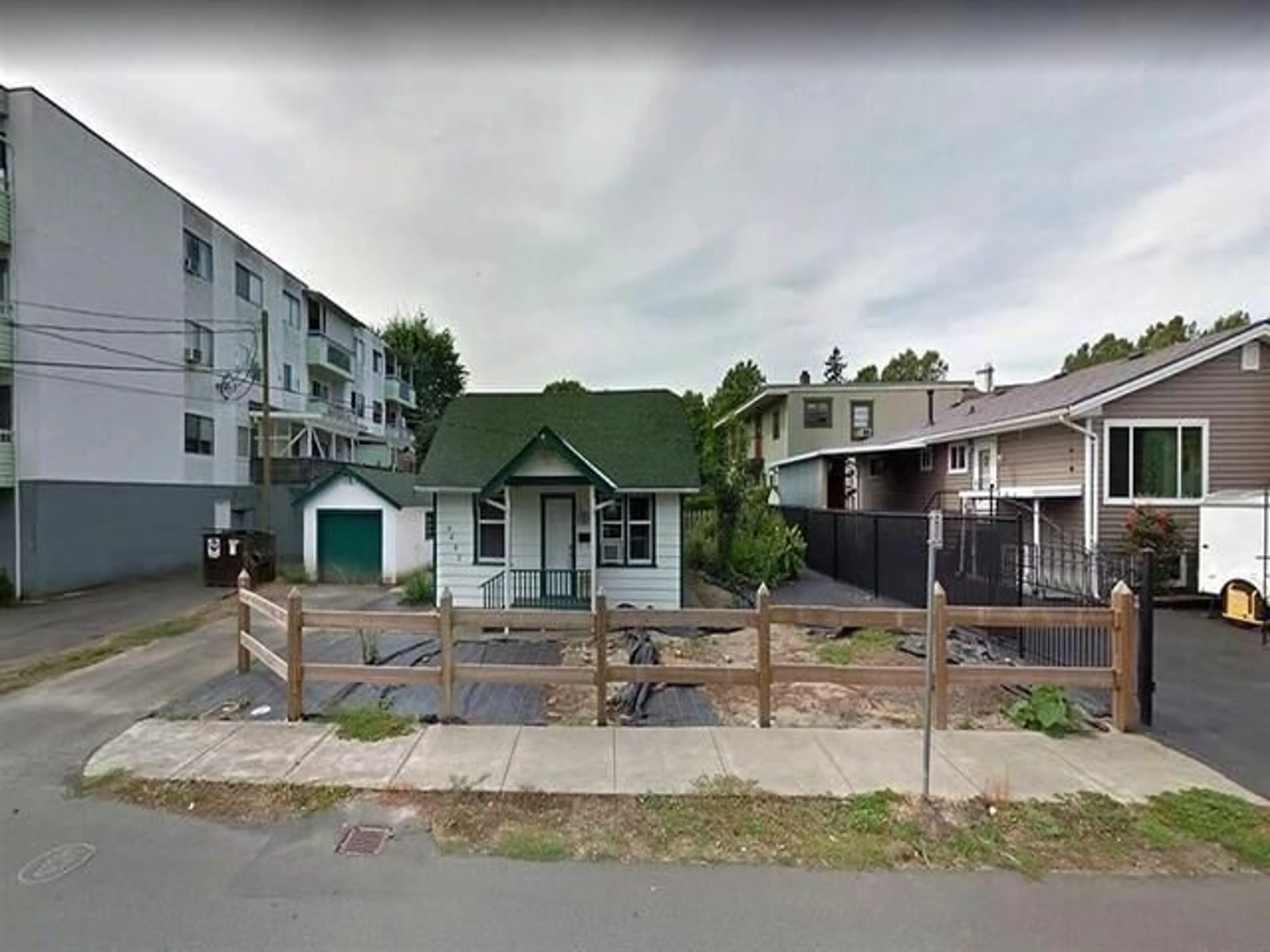 A pic from outside/outdoor area/front of a property/back of a property/a pic from drone, street for 9445 NOWELL STREET, Chilliwack British Columbia V2P4X8