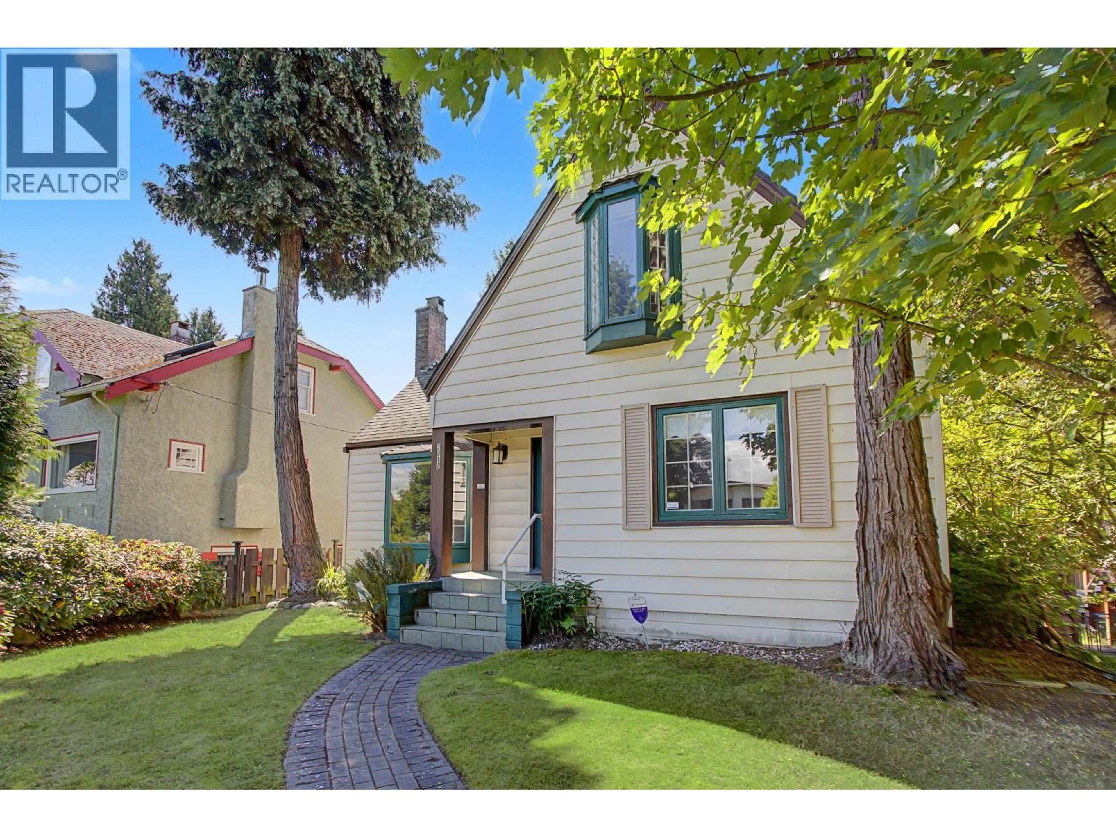 Home with vinyl exterior material, street for 2812 33RD AVENUE, Vancouver British Columbia V6N2G2