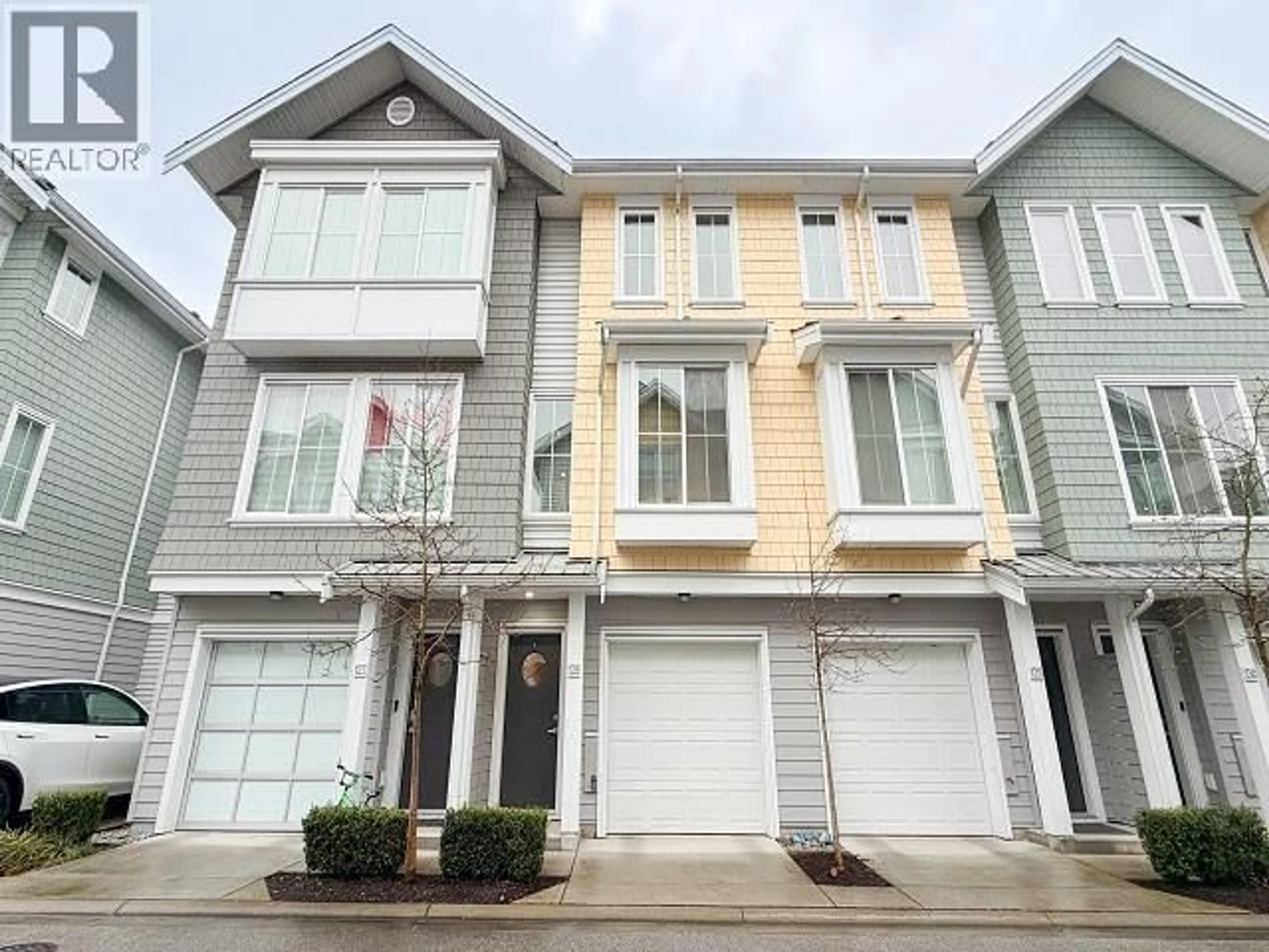 Home with vinyl exterior material, street for 128 - 5550 ADMIRAL WAY, Ladner British Columbia V4K0C4