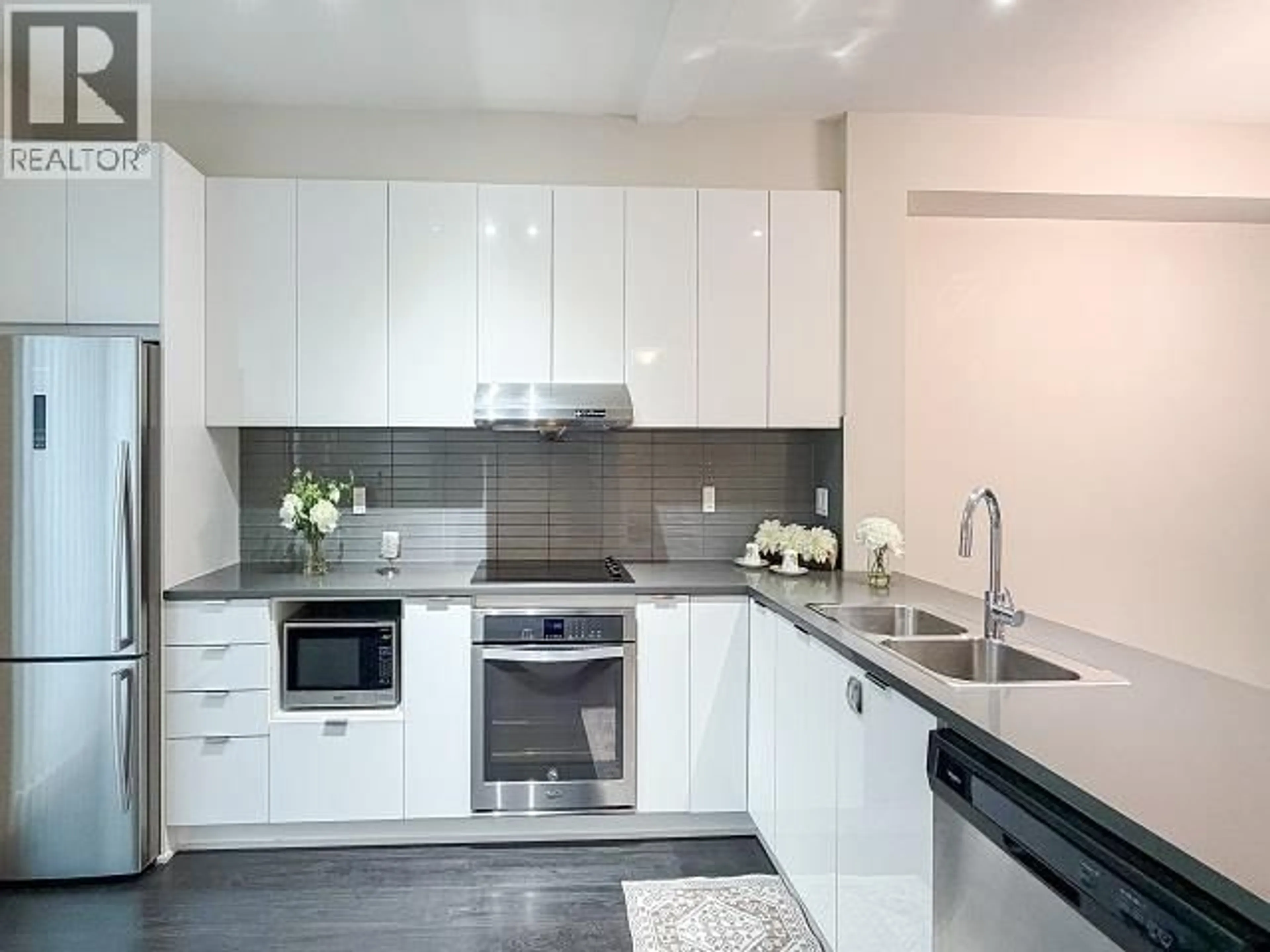 Contemporary kitchen, unknown for 128 - 5550 ADMIRAL WAY, Ladner British Columbia V4K0C4