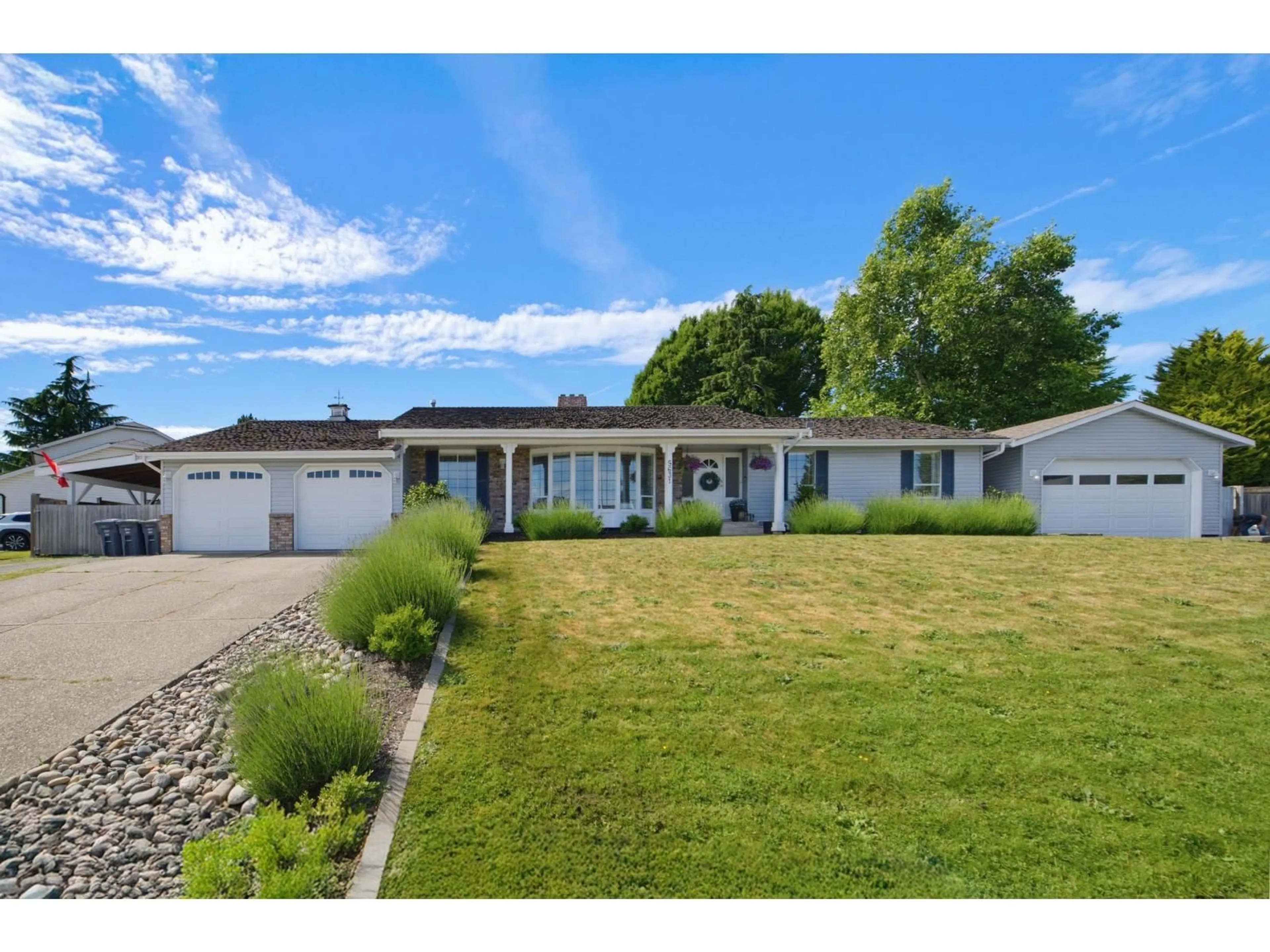 Unknown for 5631 SUNRISE CRESCENT EAST, Surrey British Columbia V3S7M5
