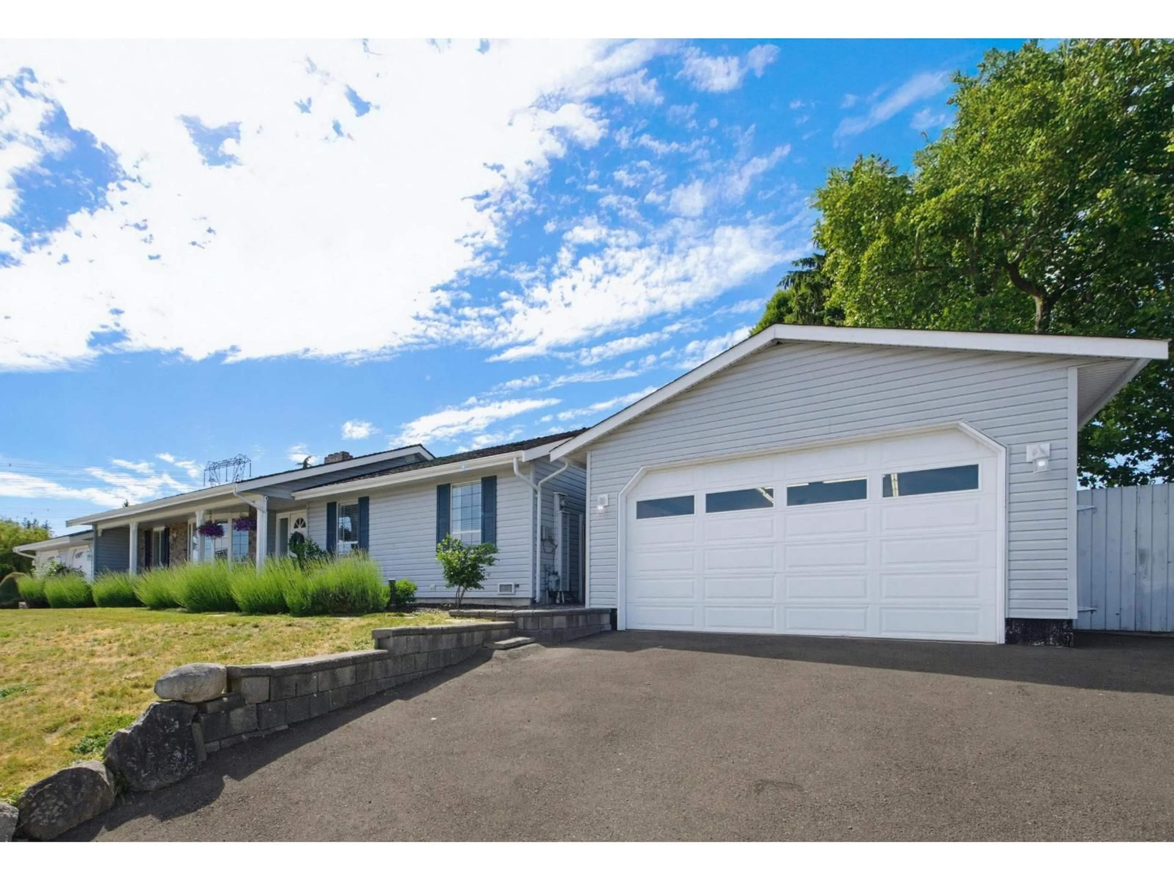 Home with vinyl exterior material, street for 5631 SUNRISE CRESCENT EAST, Surrey British Columbia V3S7M5