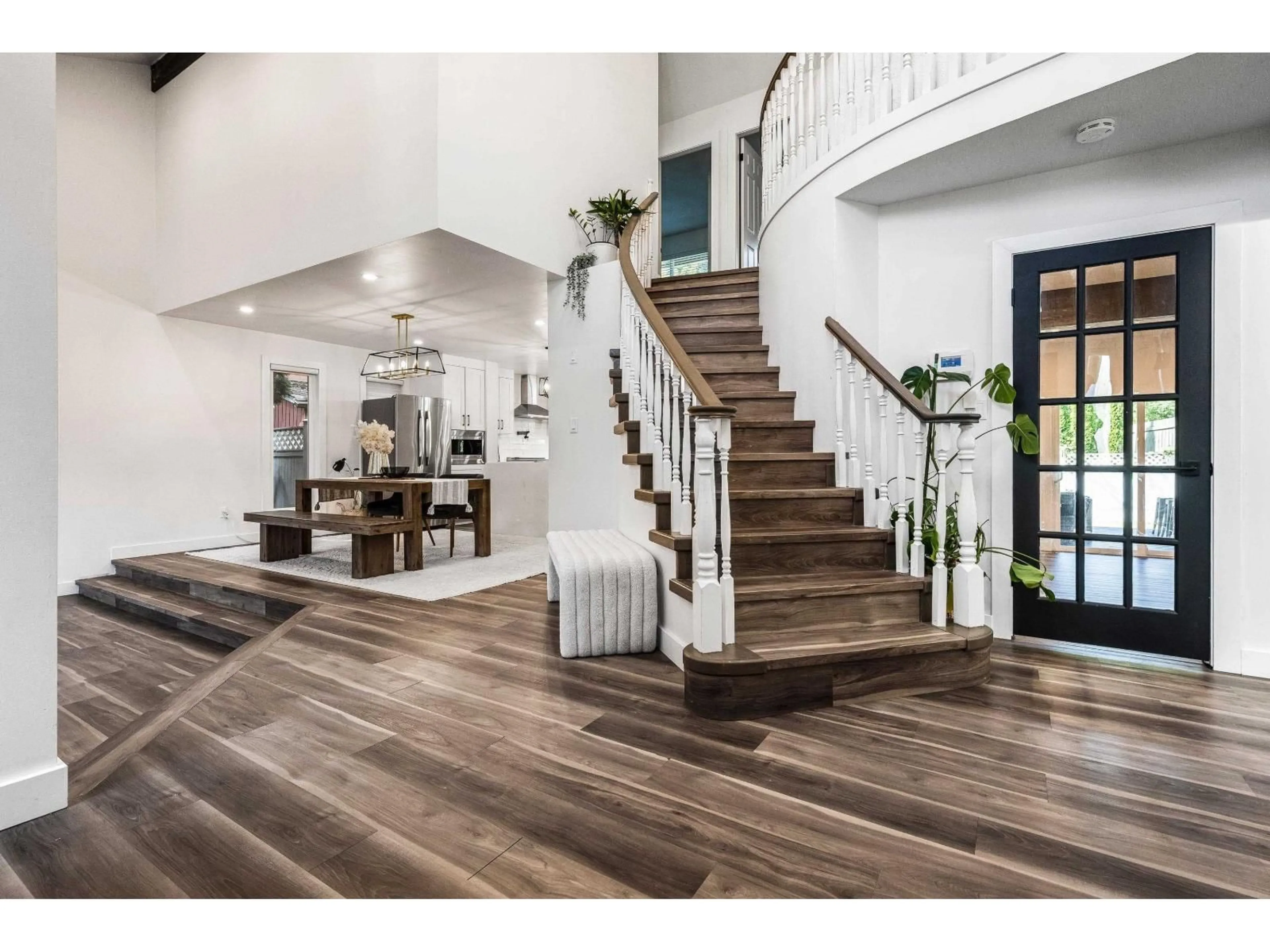 Indoor entryway for 45617 WORTHINGTON PLACE, Chilliwack British Columbia V2R1N6