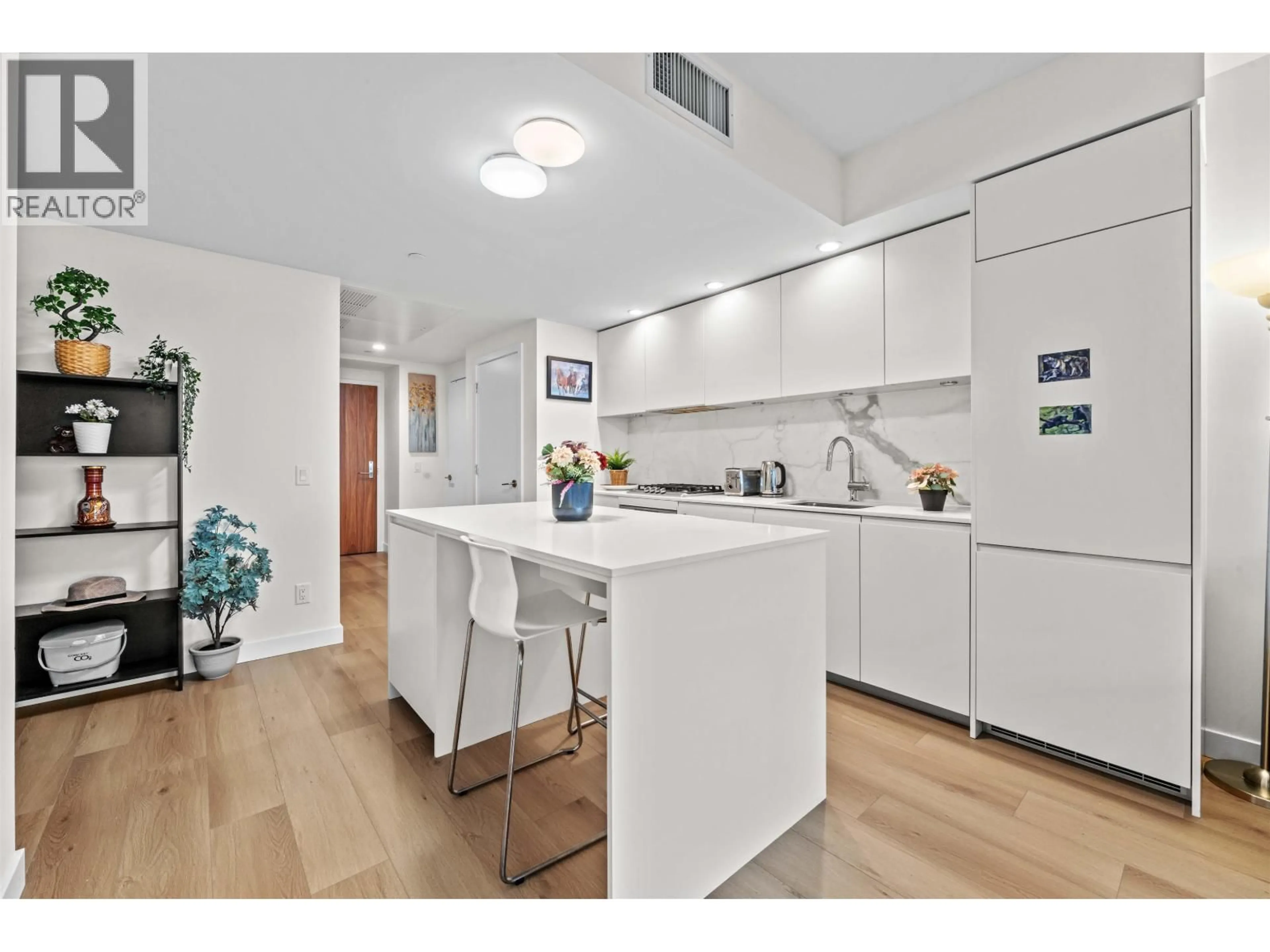 Unknown for 706 - 6463 SILVER AVENUE, Burnaby British Columbia V5H0K4