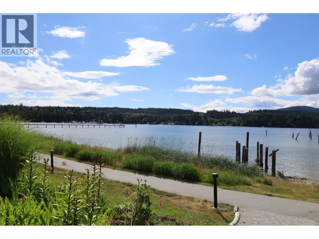 5956 BEACHGATE LANE, Sechelt 5