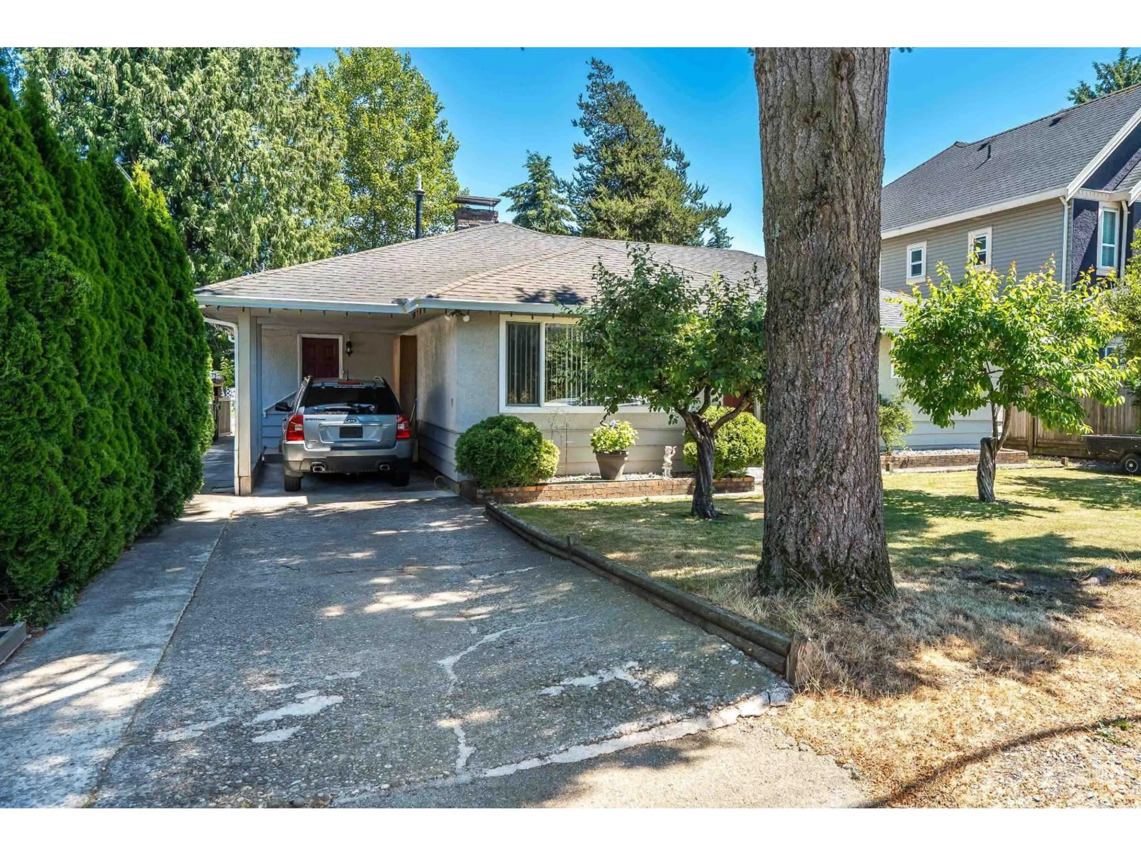 A pic from outside/outdoor area/front of a property/back of a property/a pic from drone, street for 8726 154B STREET, Surrey British Columbia V3S3P1
