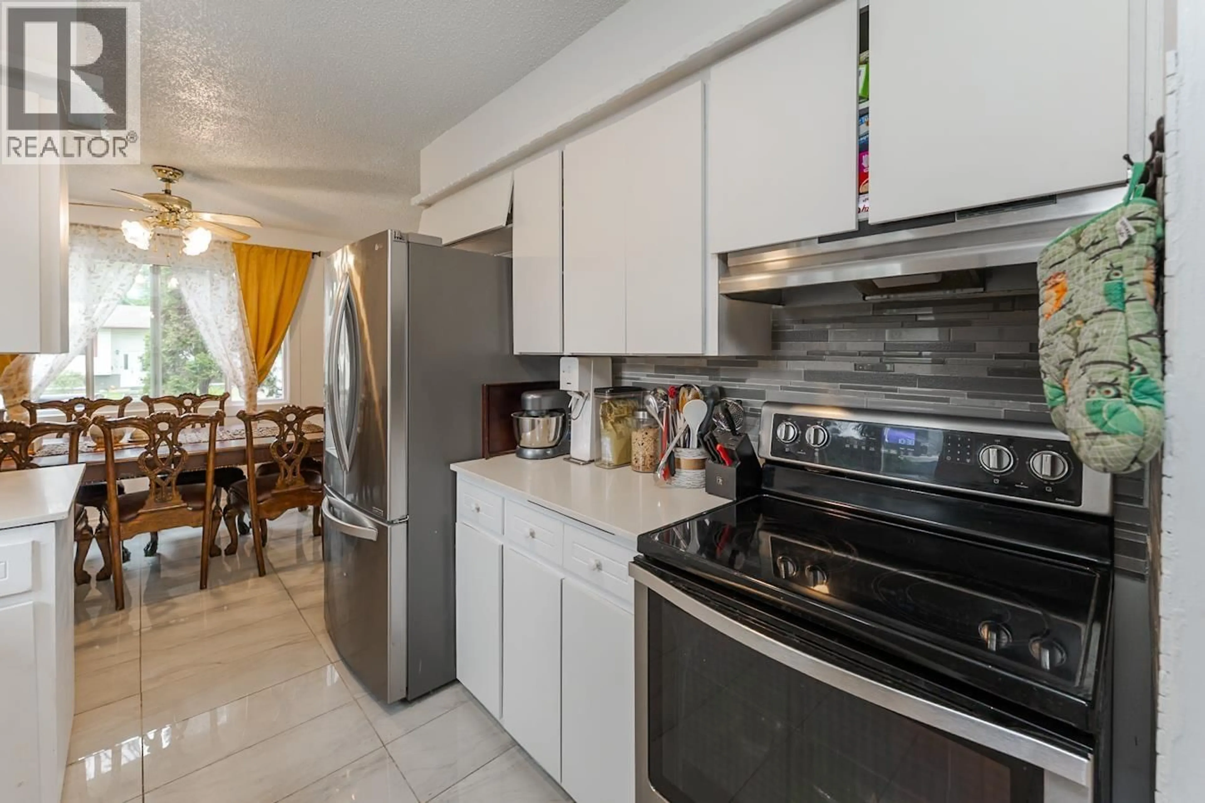 Standard kitchen, ceramic/tile floor for 2613 OAK STREET, Prince George British Columbia V2L2A5