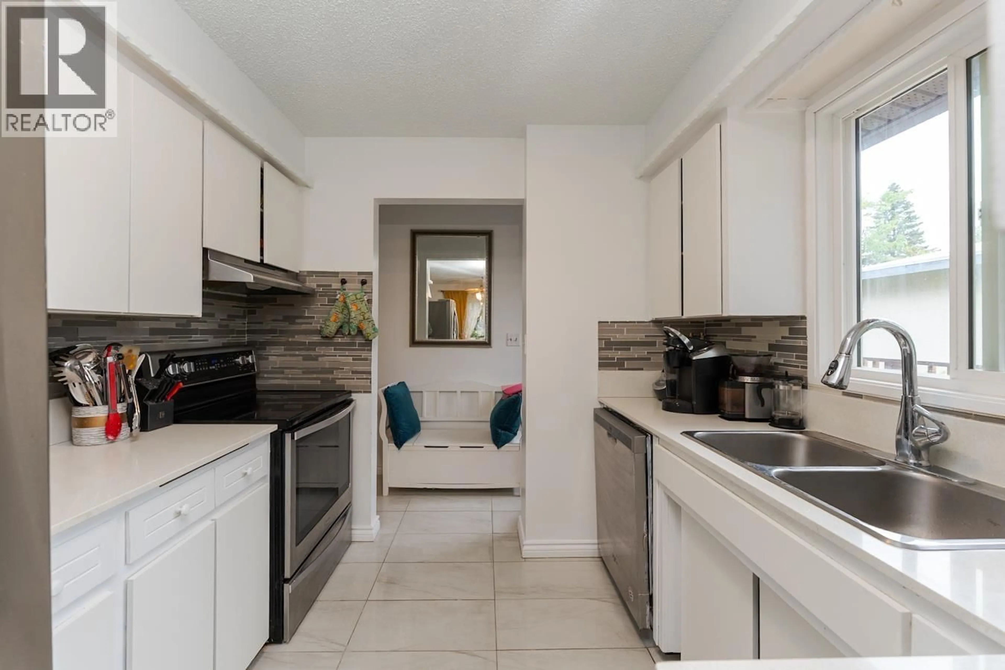 Standard kitchen, ceramic/tile floor for 2613 OAK STREET, Prince George British Columbia V2L2A5