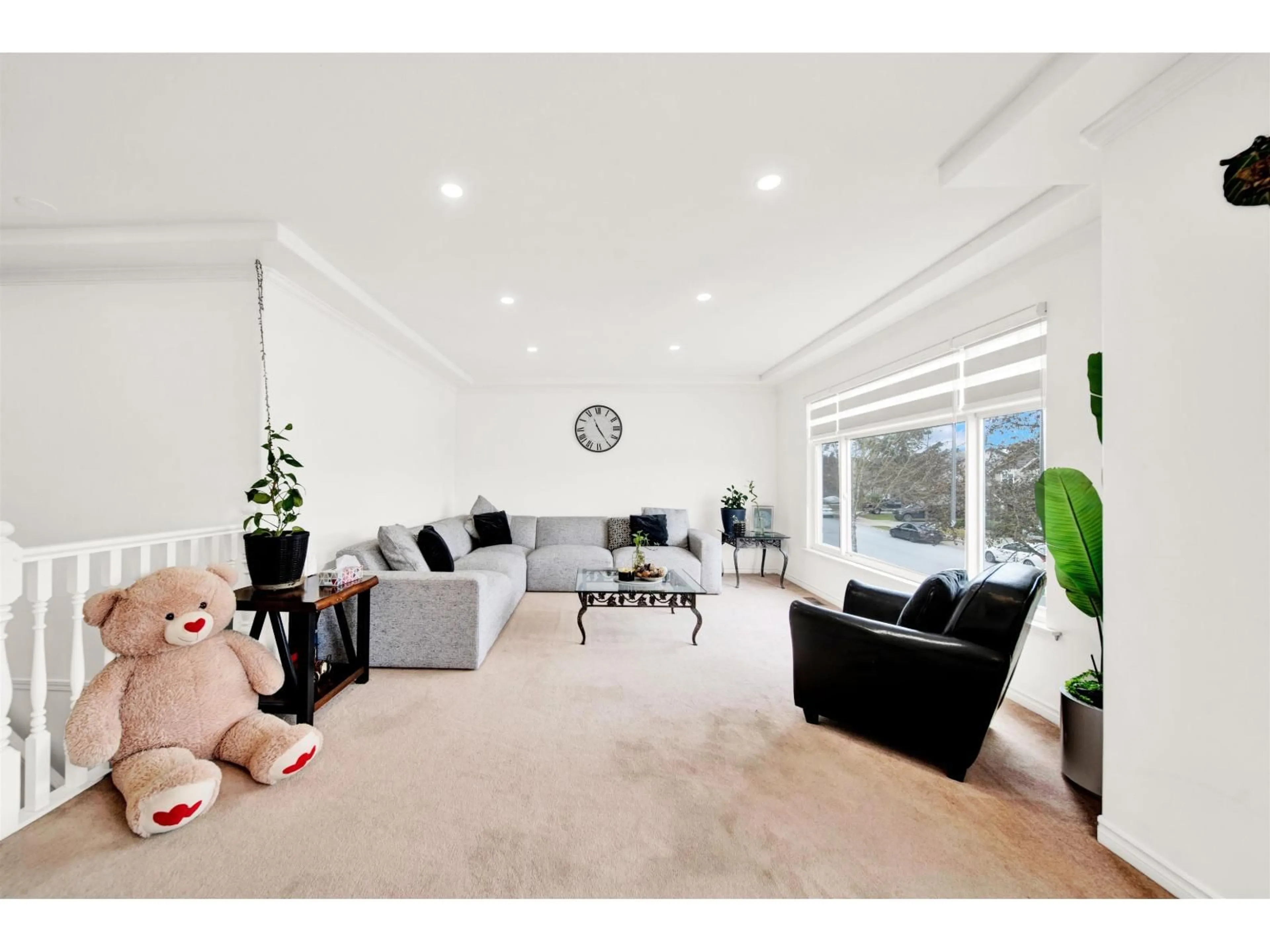 Living room with furniture, unknown for 35114 LABURNUM AVENUE, Abbotsford British Columbia V2S8K3