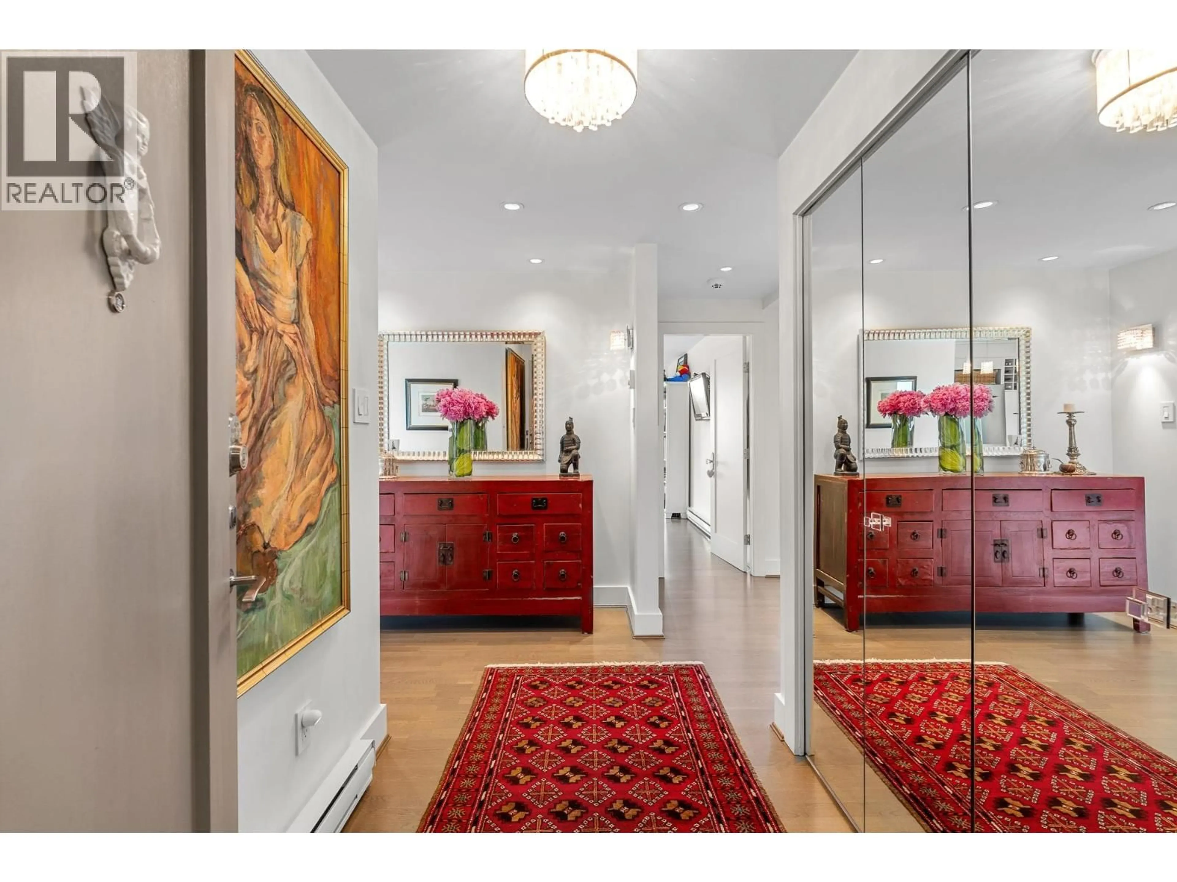 Indoor entryway for 47 - 2202 FOLKESTONE WAY, West Vancouver British Columbia V7S2X7