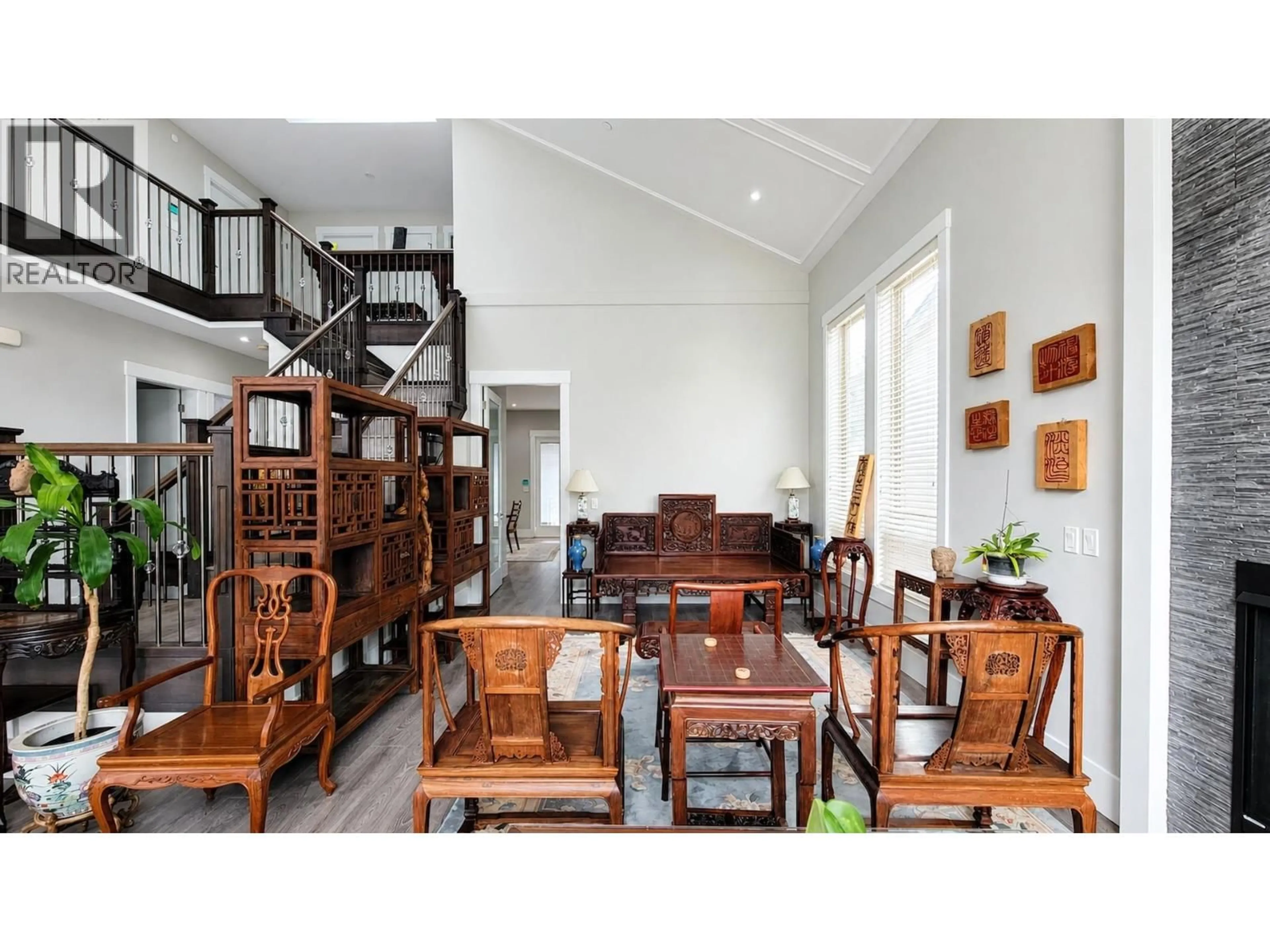 Living room with furniture, wood/laminate floor for 1975 COQUITLAM AVENUE, Port Coquitlam British Columbia V3B1J2