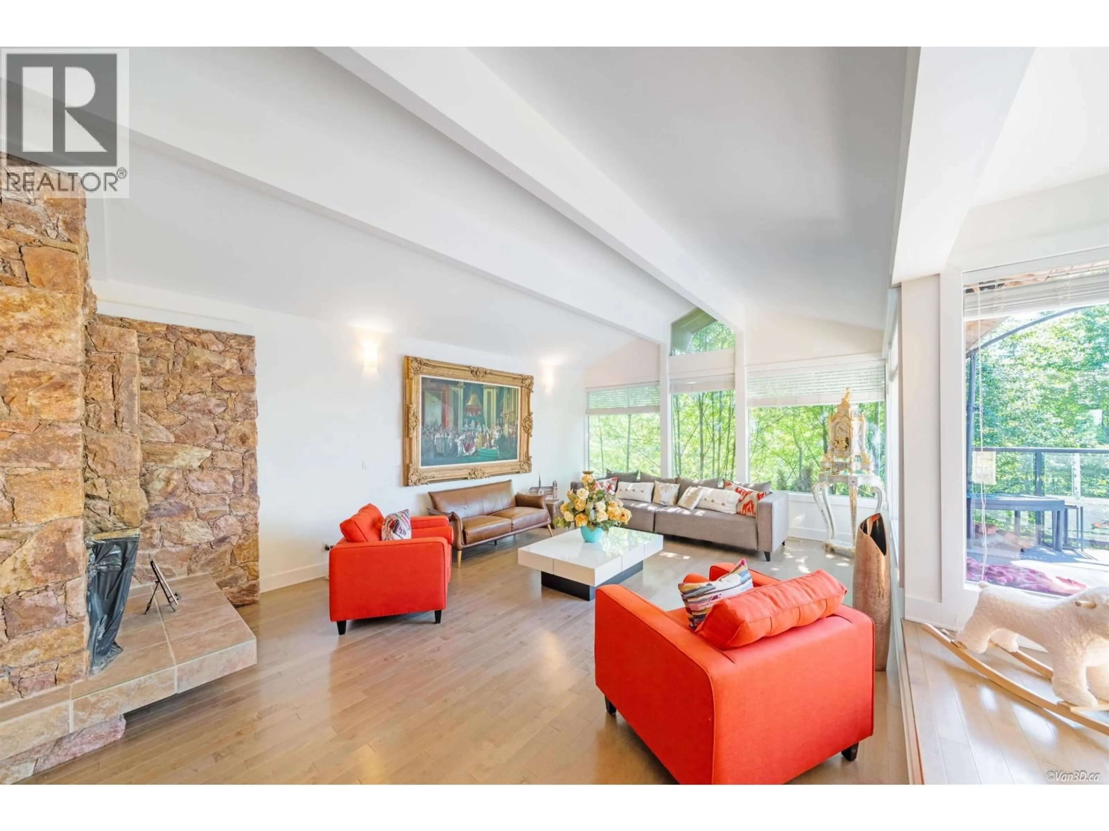 Living room with furniture, unknown for 1448 SANDHURST PLACE, West Vancouver British Columbia V7S2P3