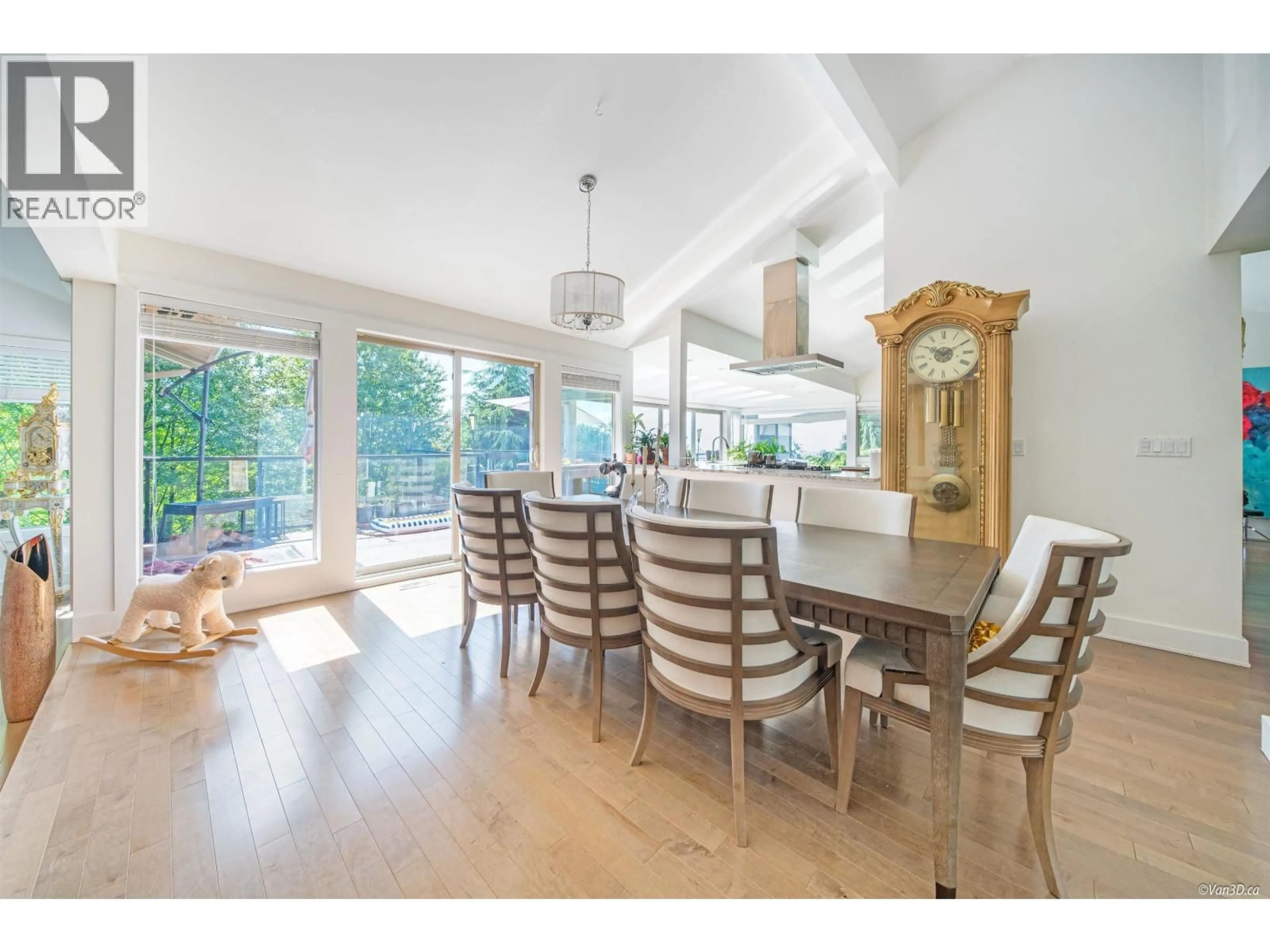 Open concept kitchen, unknown for 1448 SANDHURST PLACE, West Vancouver British Columbia V7S2P3