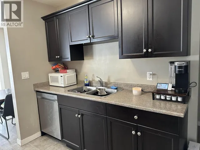 6 - 9707 99 AVENUE, Taylor 2