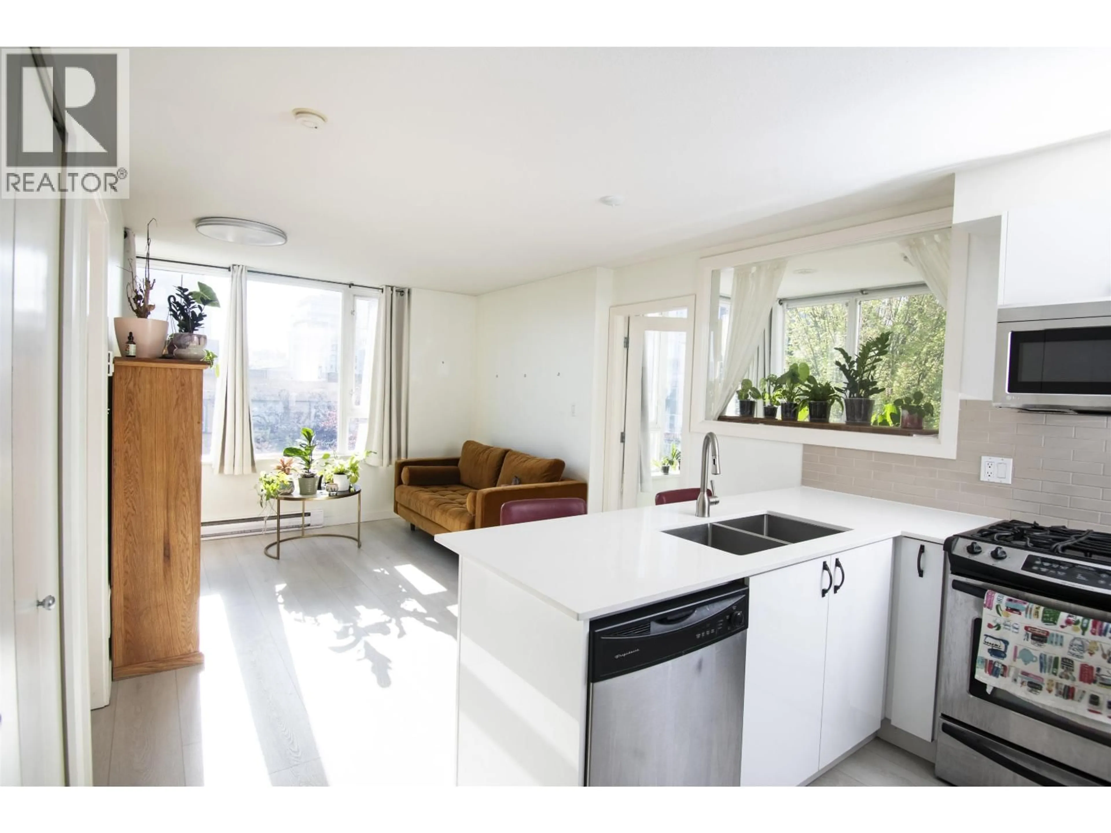 Open concept kitchen, unknown for 204 - 2483 SPRUCE STREET, Vancouver British Columbia V6H4J2