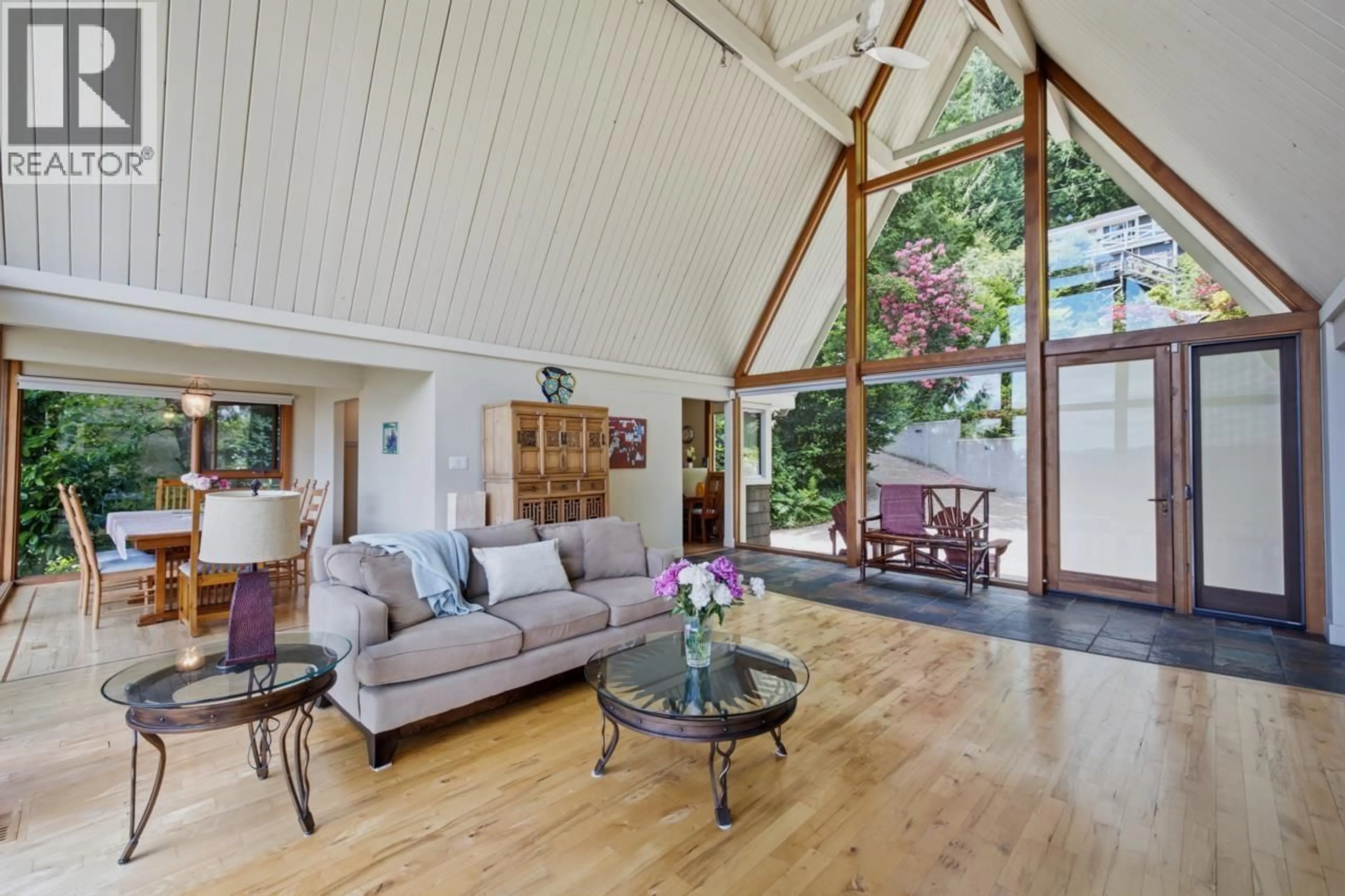 Living room with furniture, wood/laminate floor for 820 YOUNETTE DRIVE, West Vancouver British Columbia V7T1S9