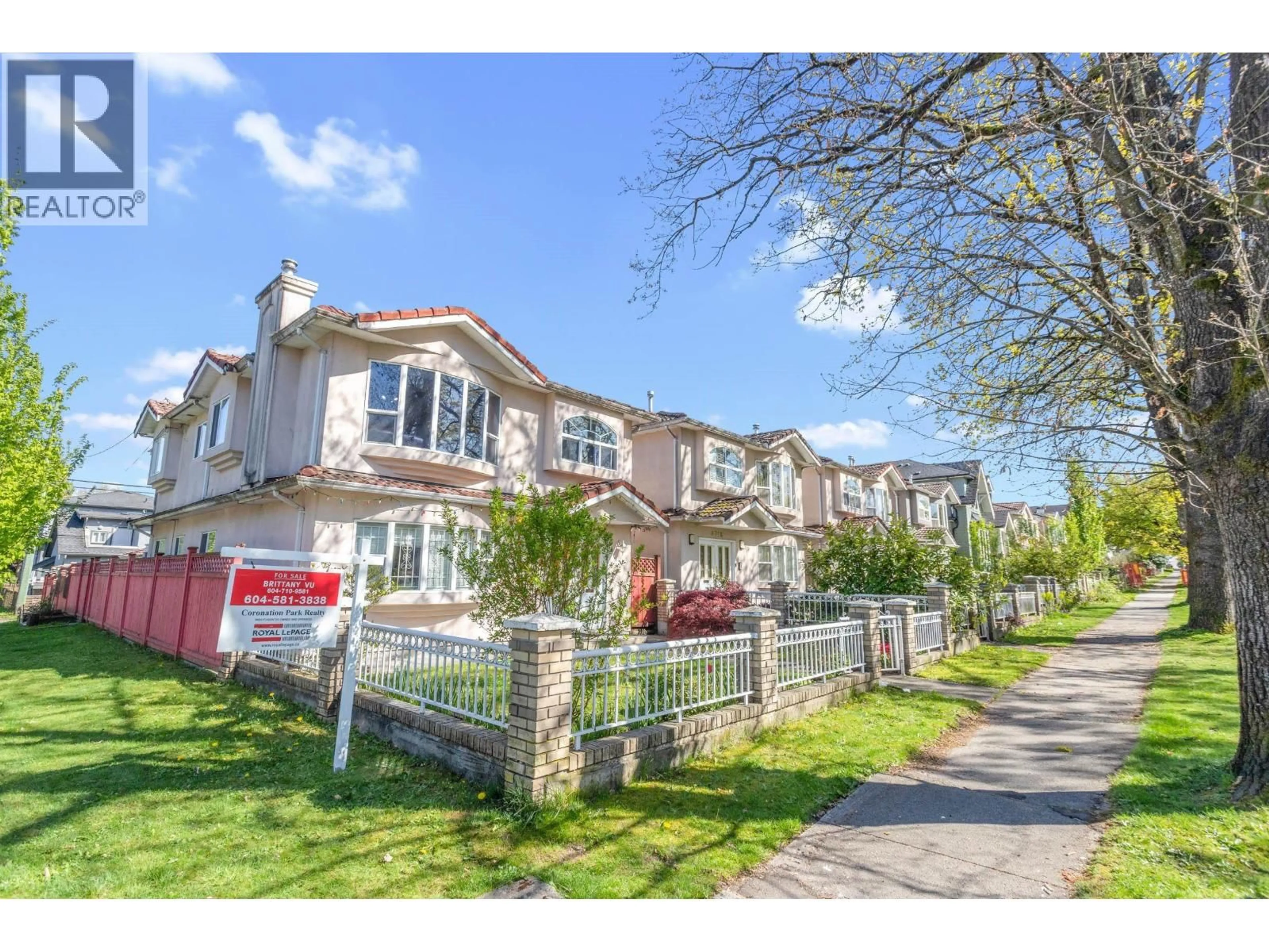 A pic from outside/outdoor area/front of a property/back of a property/a pic from drone, street for 4708 INVERNESS STREET, Vancouver British Columbia V5V4X6