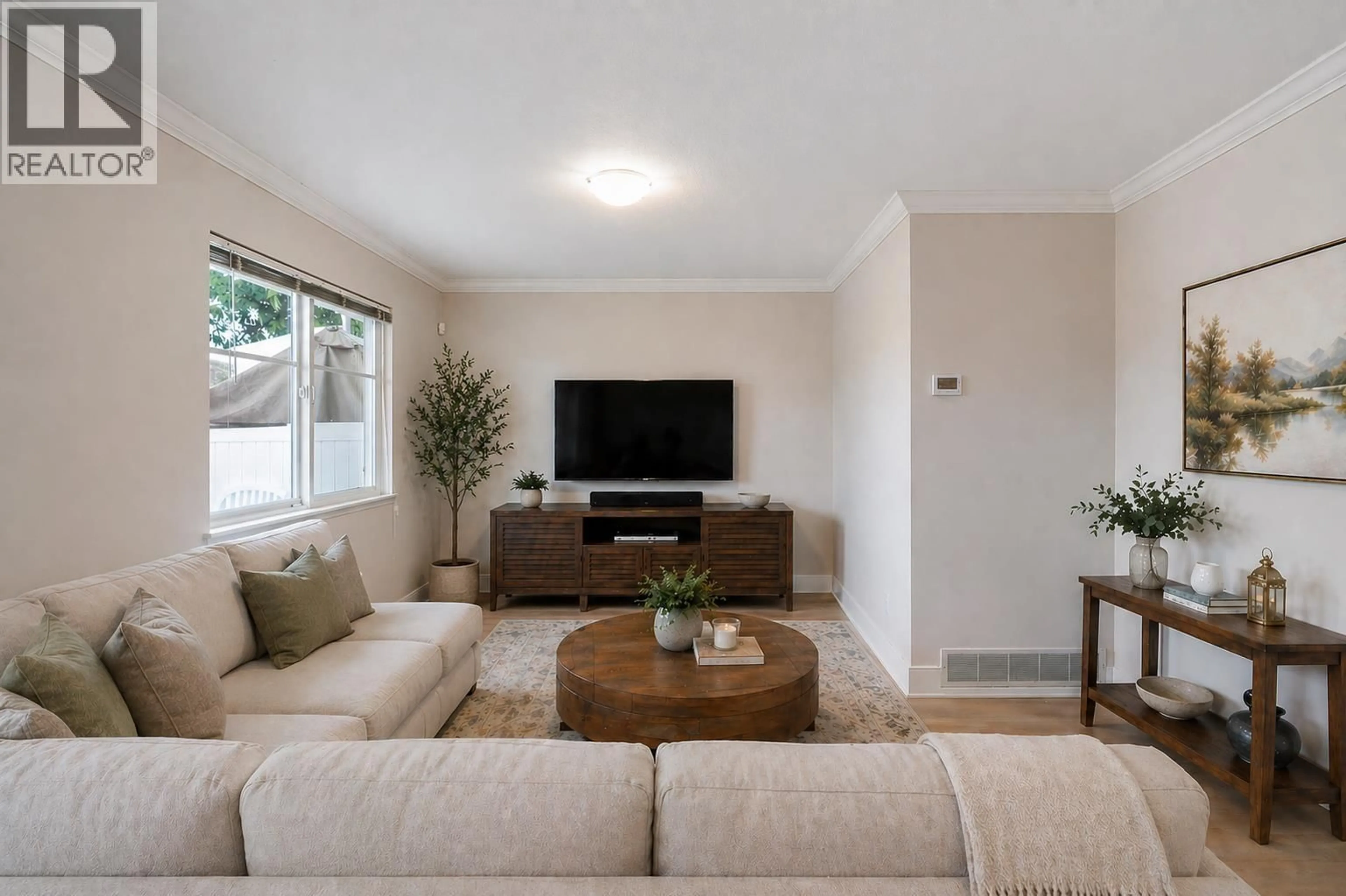 Living room with furniture, unknown for 24 - 11870 232 STREET, Maple Ridge British Columbia V2X6S9