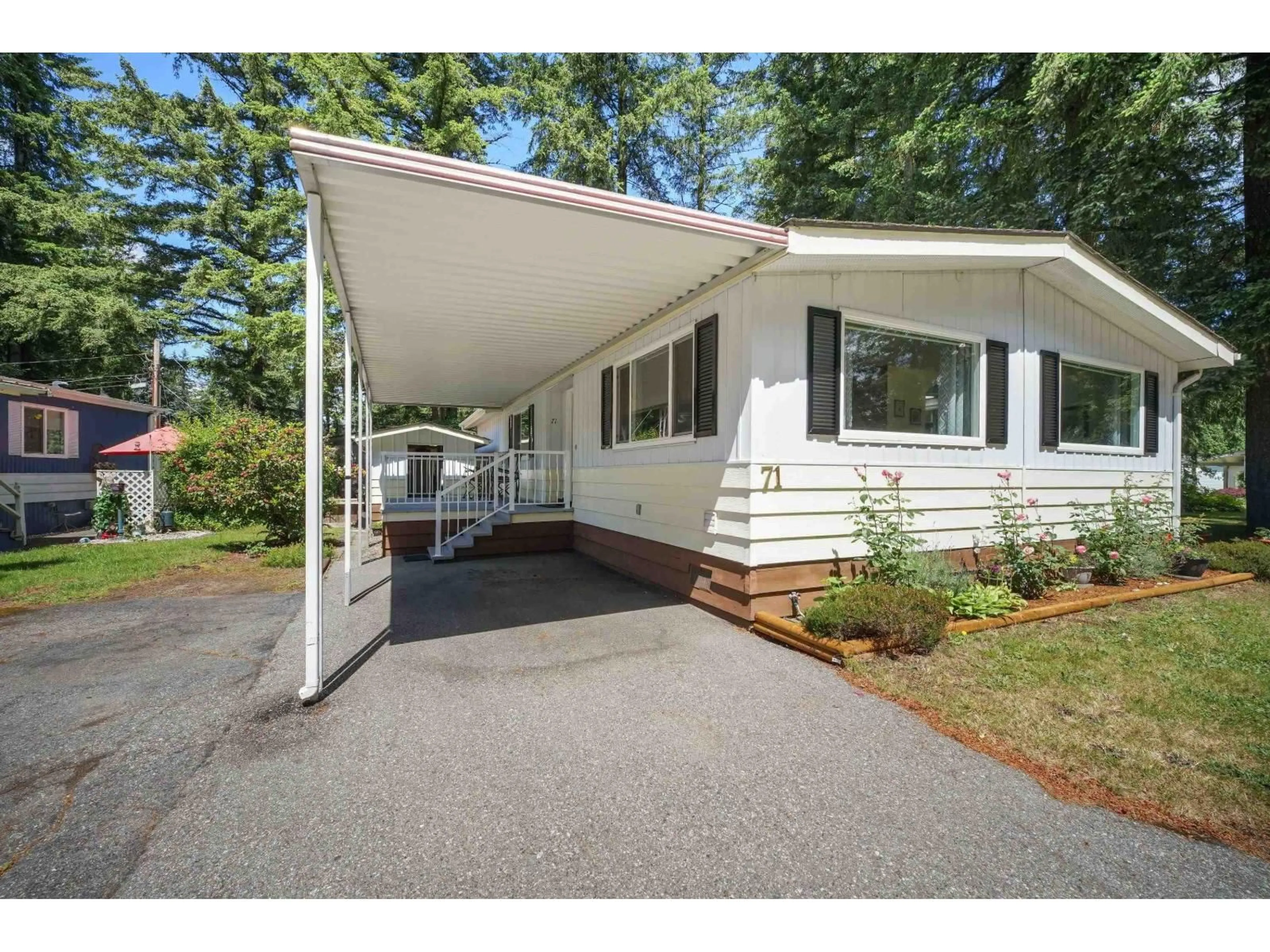 Home with vinyl exterior material, street for 71 - 20071 24 AVENUE, Langley British Columbia V2Z2A1