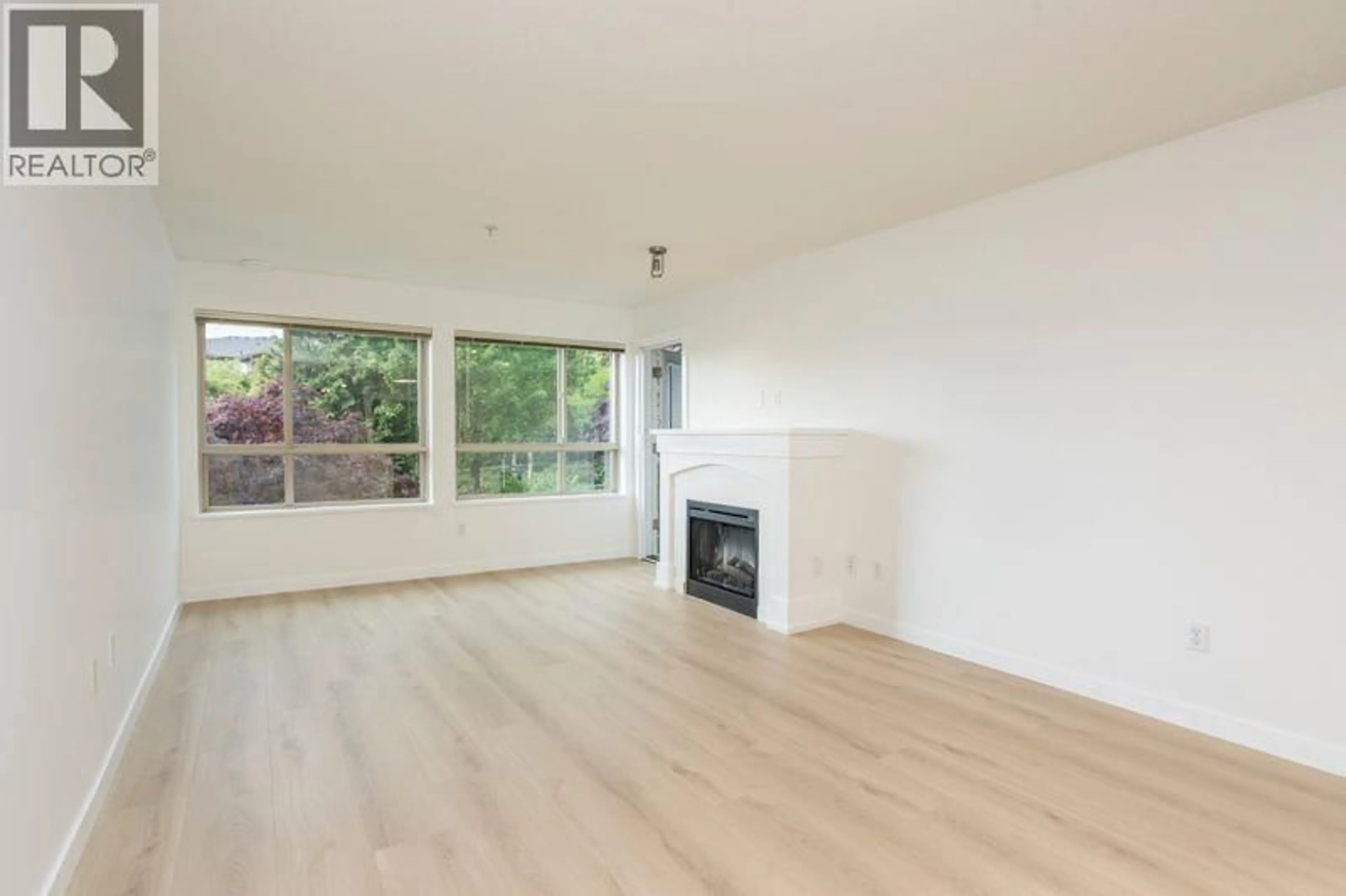 A pic of a room for 215 - 3110 DAYANEE SPRINGS BOULEVARD, Coquitlam British Columbia V3E0B4