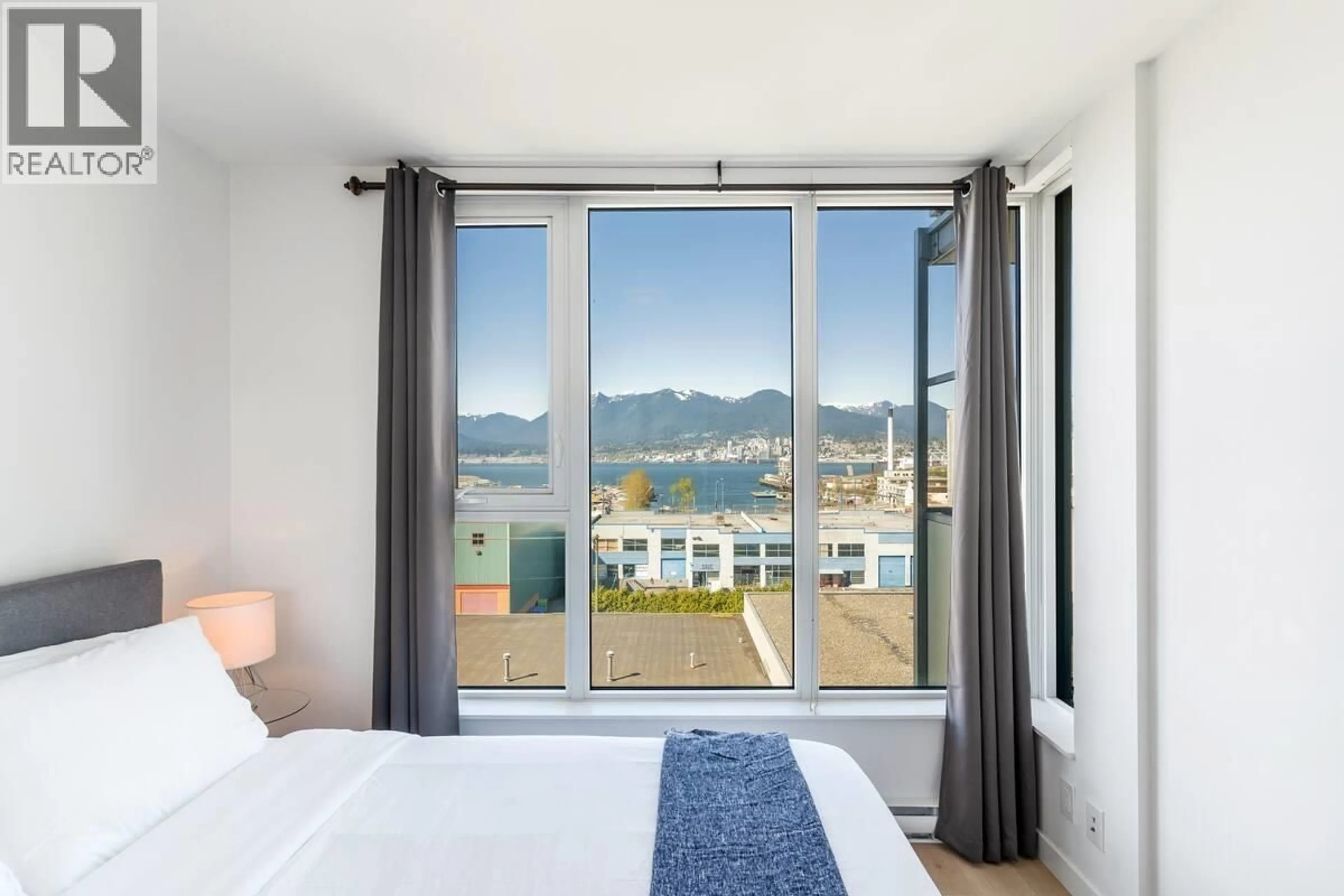 Bedroom with bed, unknown for 603 - 933 HASTINGS STREET, Vancouver British Columbia V6A0G6