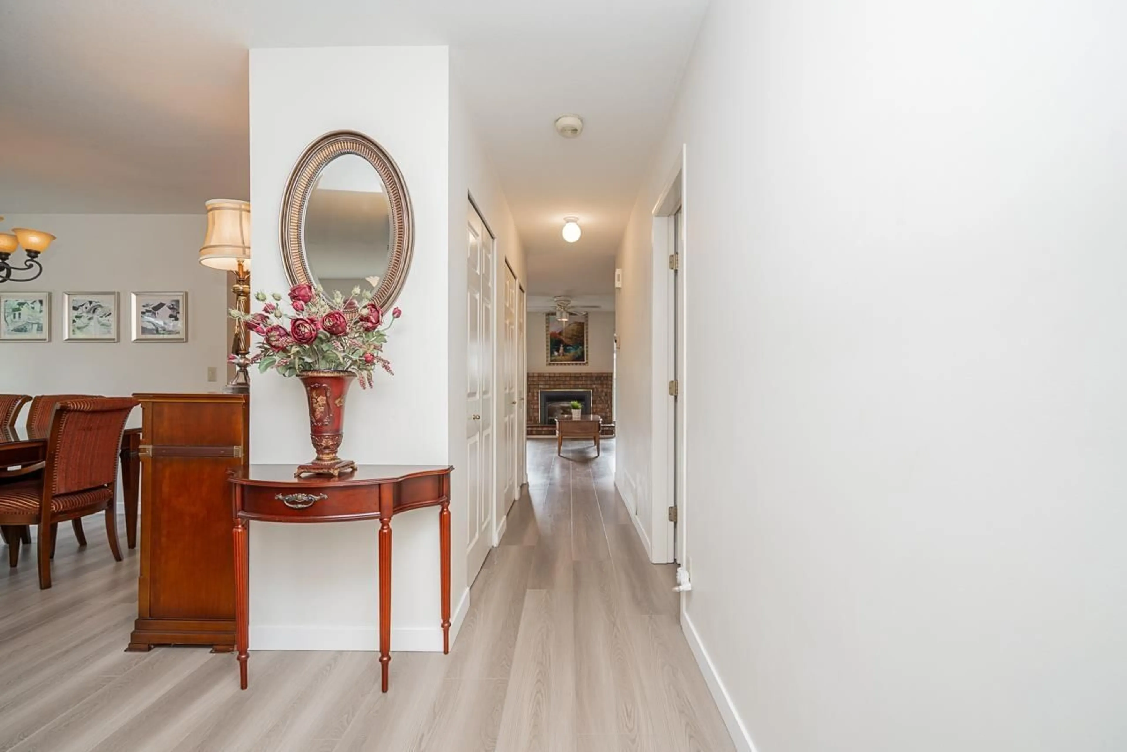 Indoor foyer for 9411 162 STREET, Surrey British Columbia V4N3A2