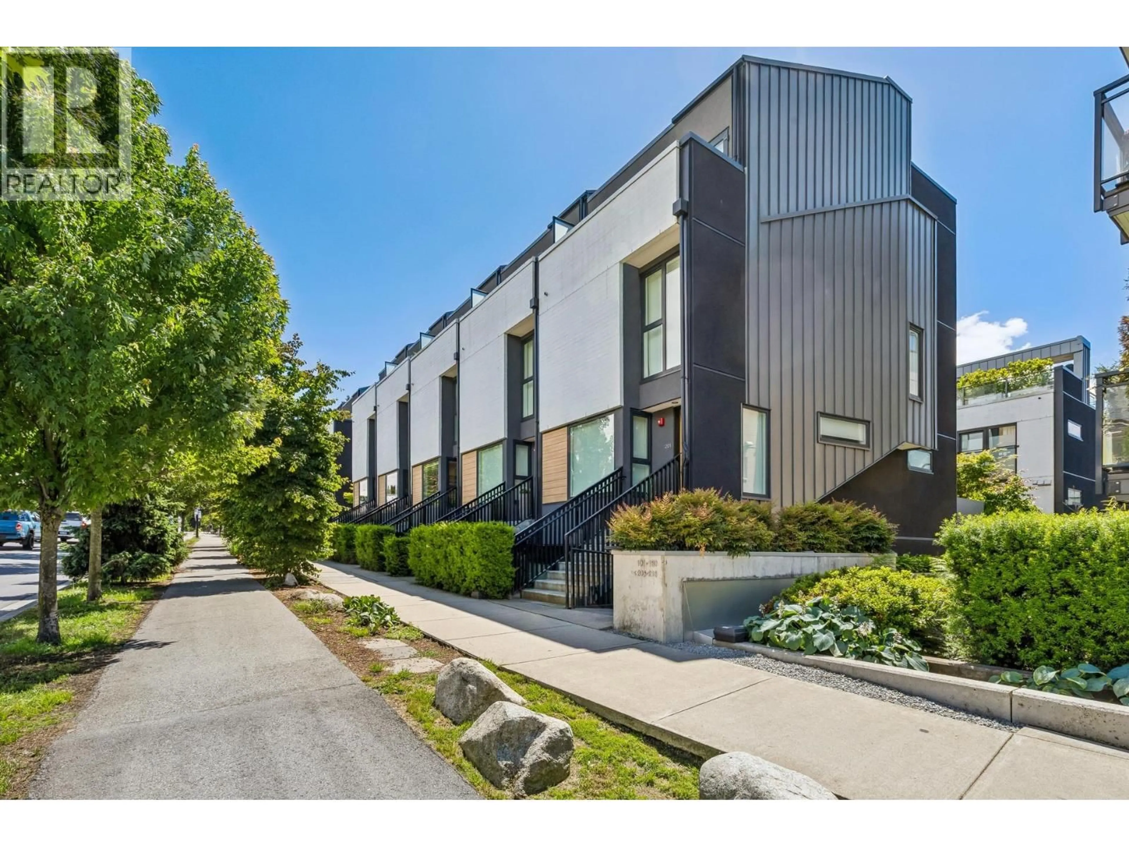 Unknown for 129 - 649 3RD STREET, North Vancouver British Columbia V7L1G6