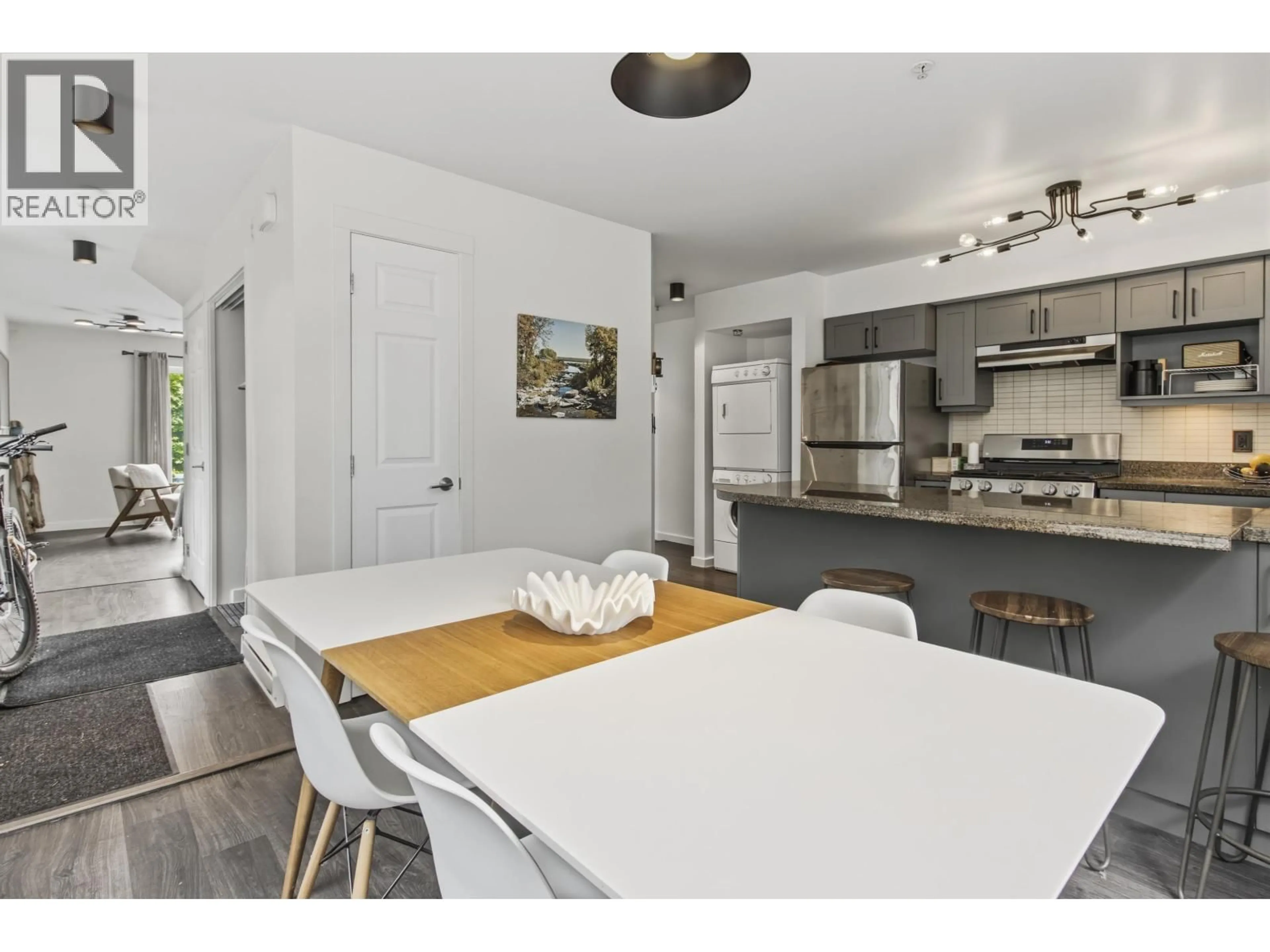 Open concept kitchen, unknown for 20 - 1204 MAIN STREET, Squamish British Columbia V8B0S3
