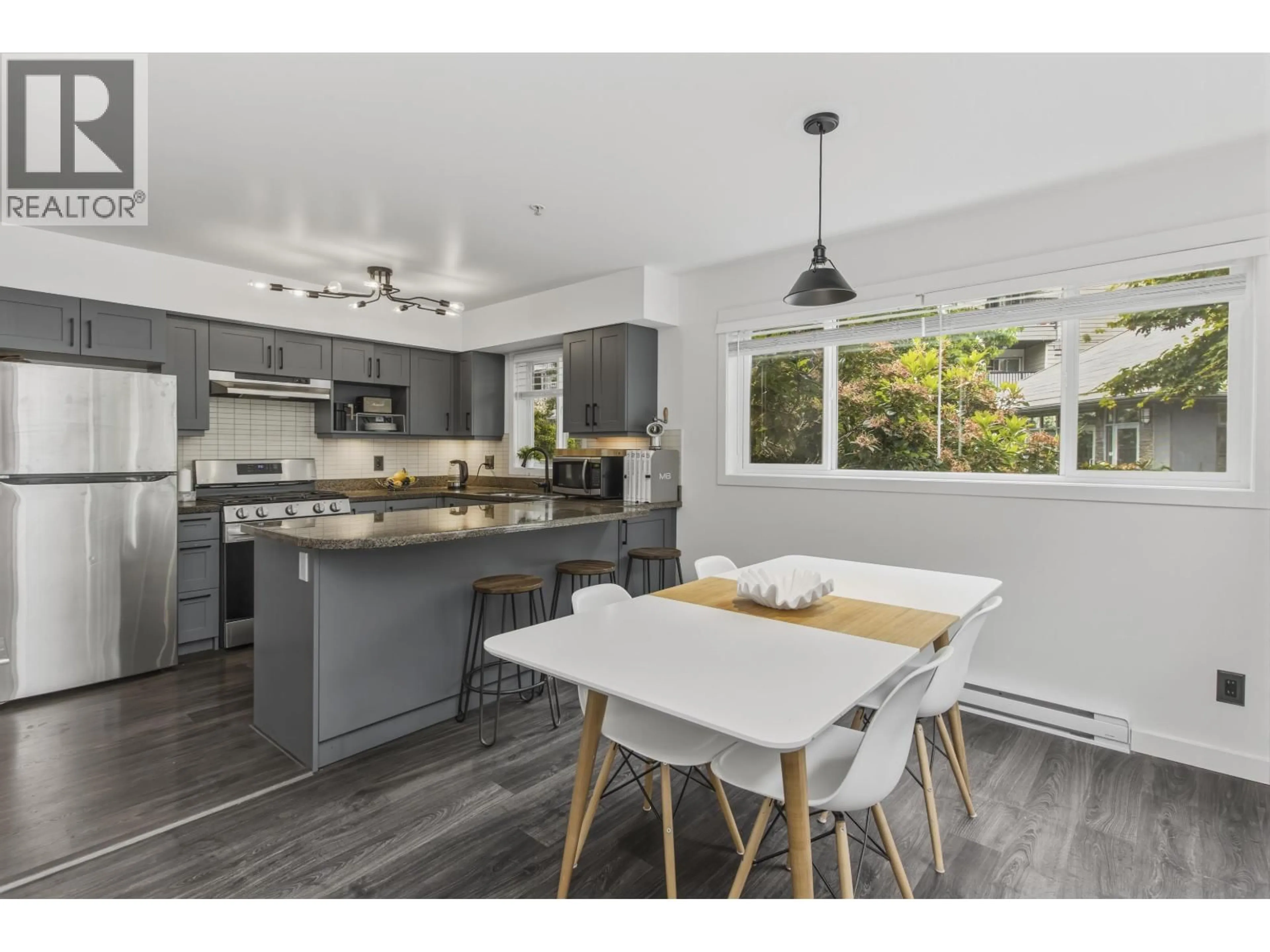 Open concept kitchen, unknown for 20 - 1204 MAIN STREET, Squamish British Columbia V8B0S3