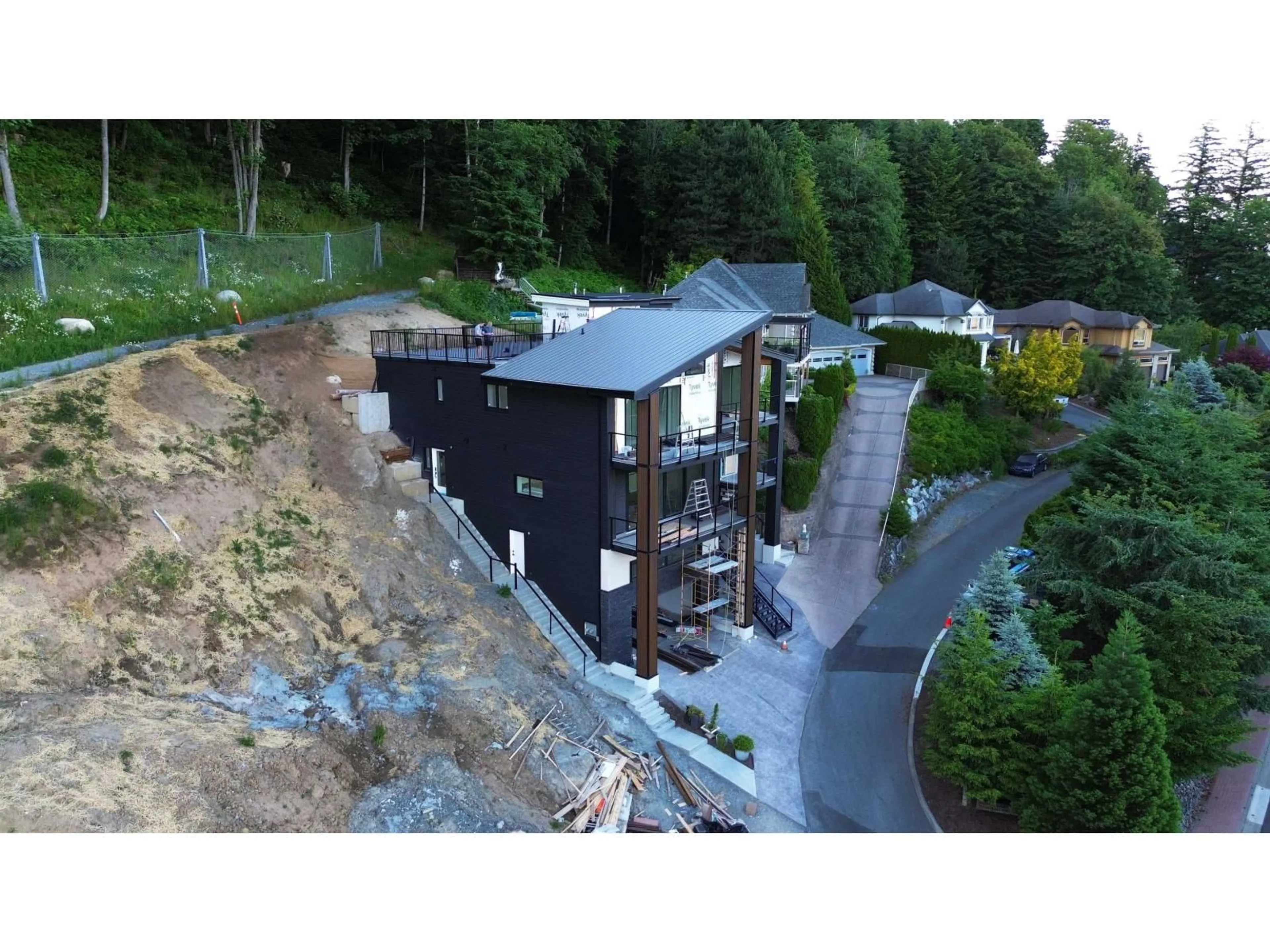 A pic from outside/outdoor area/front of a property/back of a property/a pic from drone, building for 4 - 36228 SANDRINGHAM DRIVE, Abbotsford British Columbia V3G2M5