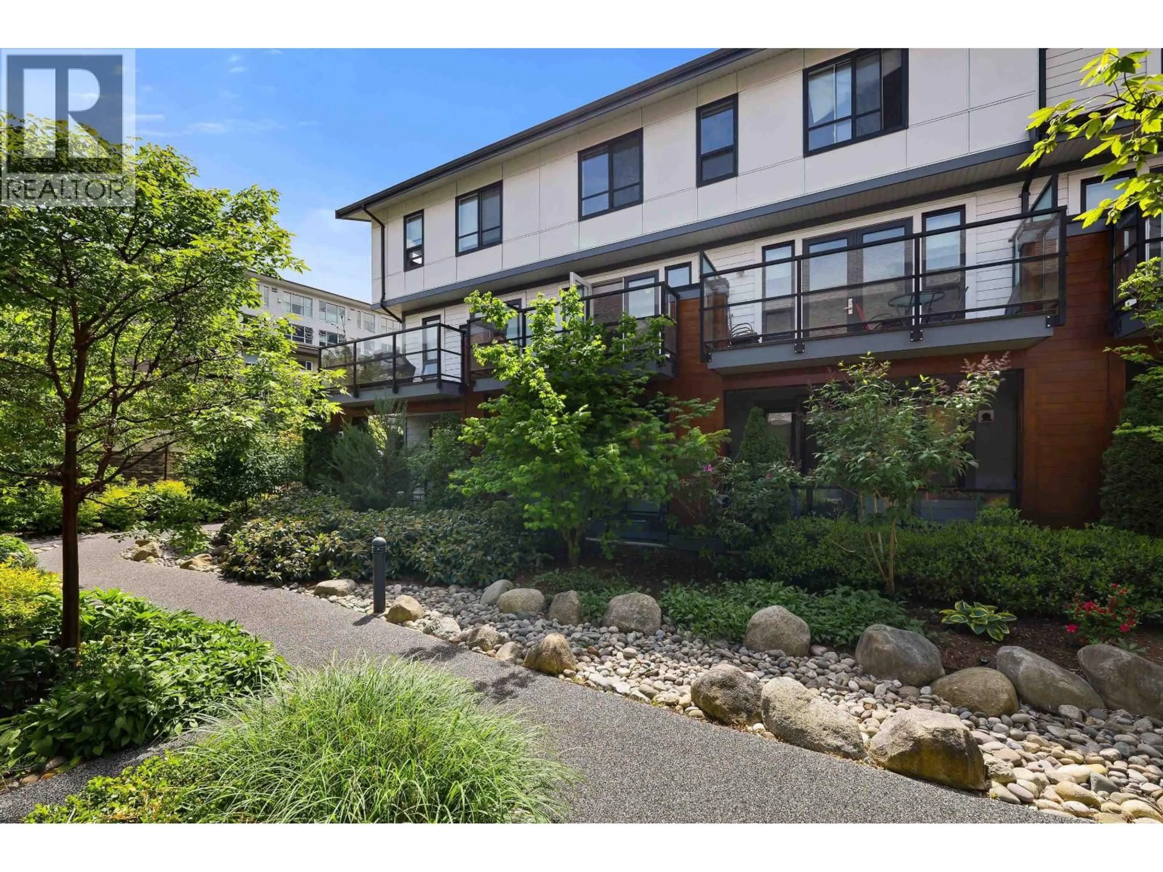 Patio, water/lake/river/ocean view for 64 - 1188 MAIN STREET, Squamish British Columbia V8B0Z3