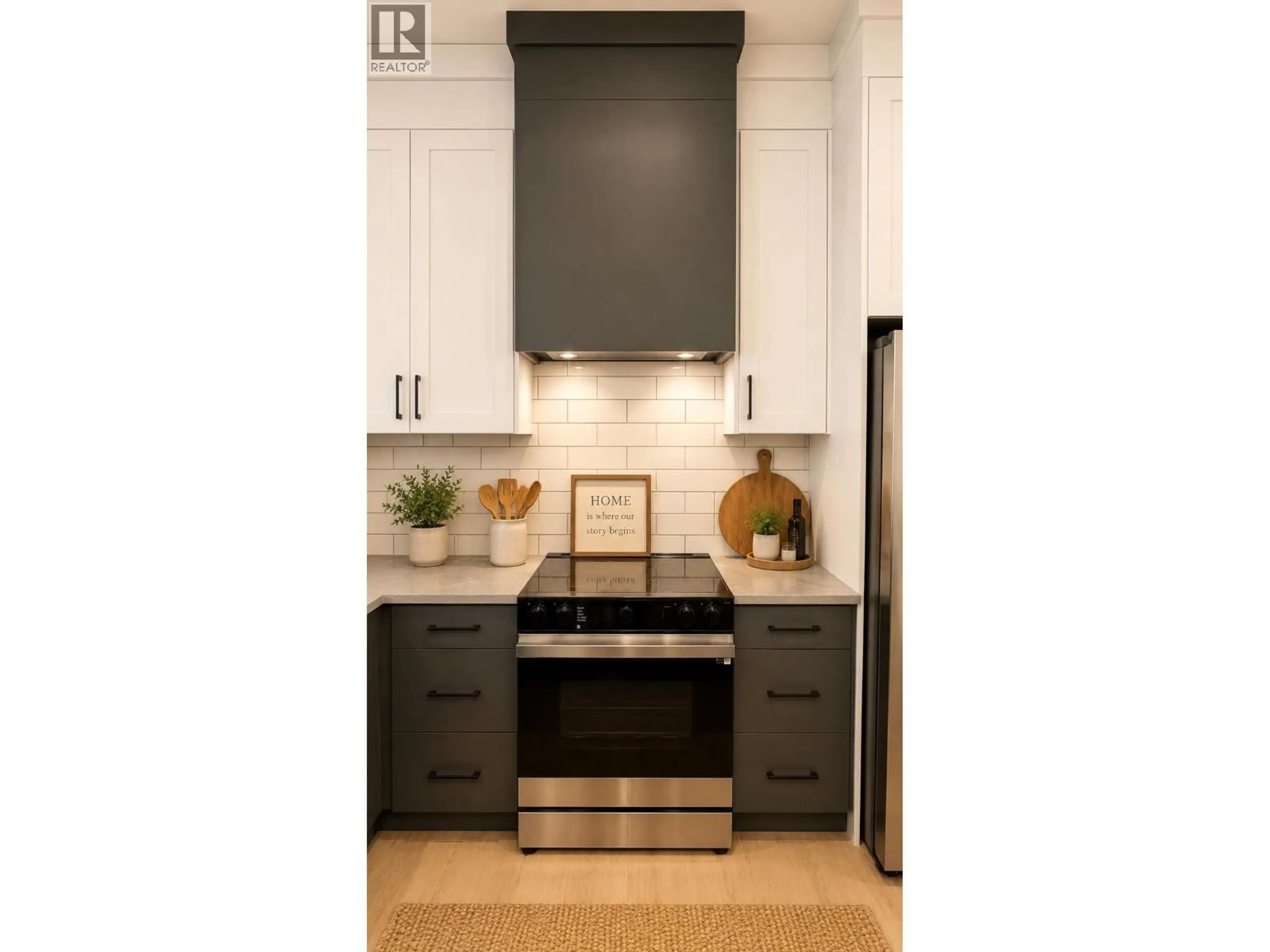 Contemporary kitchen, ceramic/tile floor for 1 - 1436 1ST AVENUE, Vancouver British Columbia V5N1A3