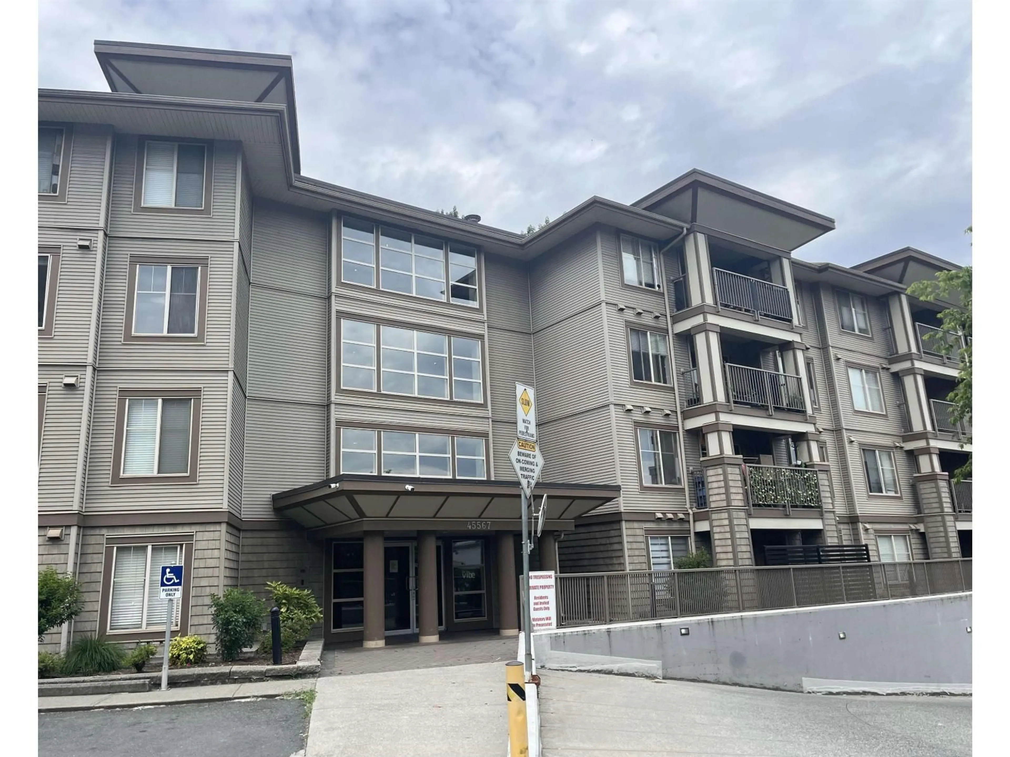 A pic from outside/outdoor area/front of a property/back of a property/a pic from drone, unknown for 101 - 45567 YALE ROAD, Chilliwack British Columbia V2P0B2
