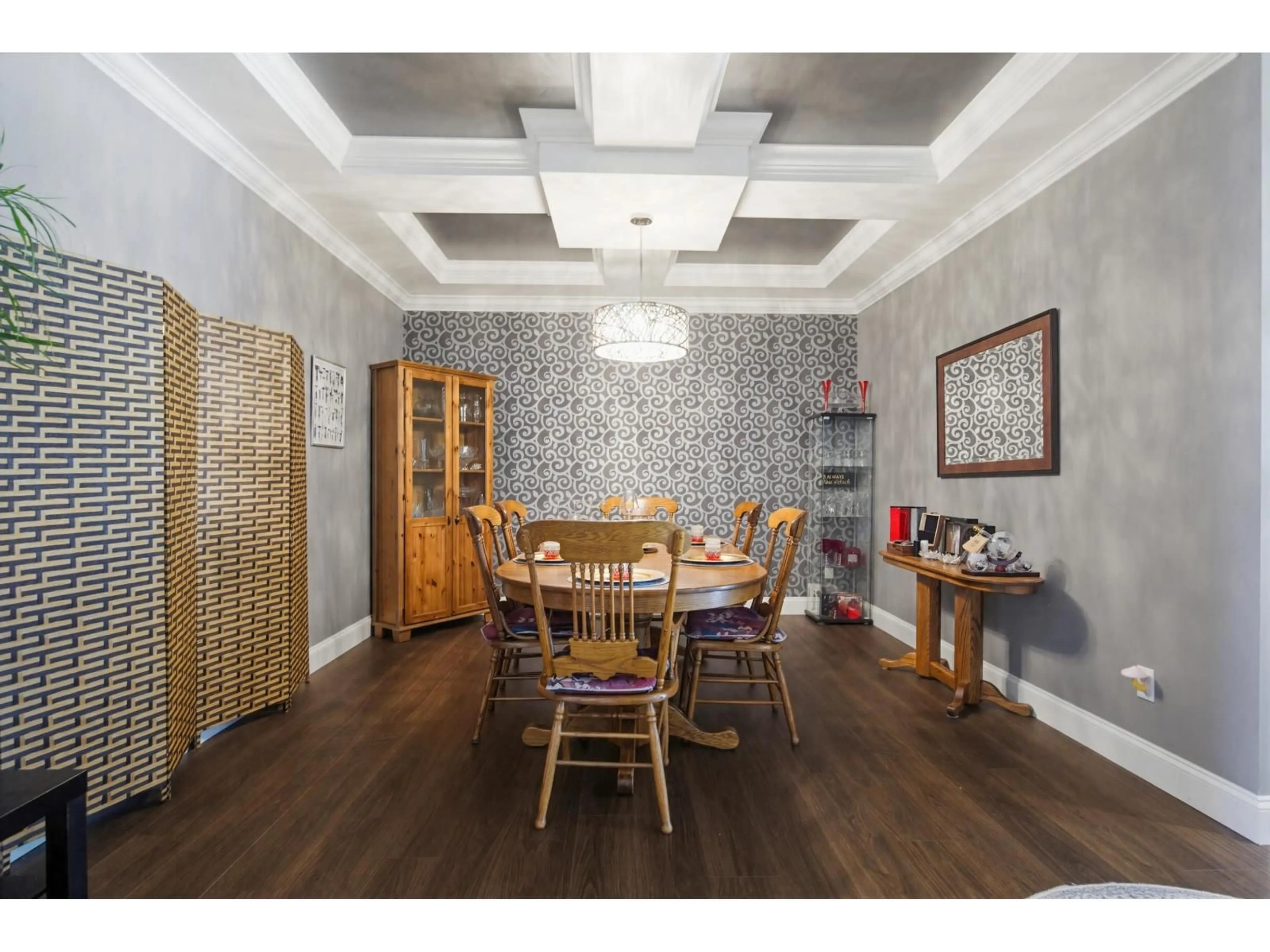 Dining room, wood/laminate floor for 34615 GORDON PLACE, Mission British Columbia V2V6P9