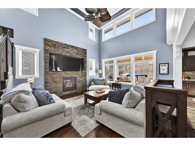 1925 MERLOT BOULEVARD, Abbotsford 5