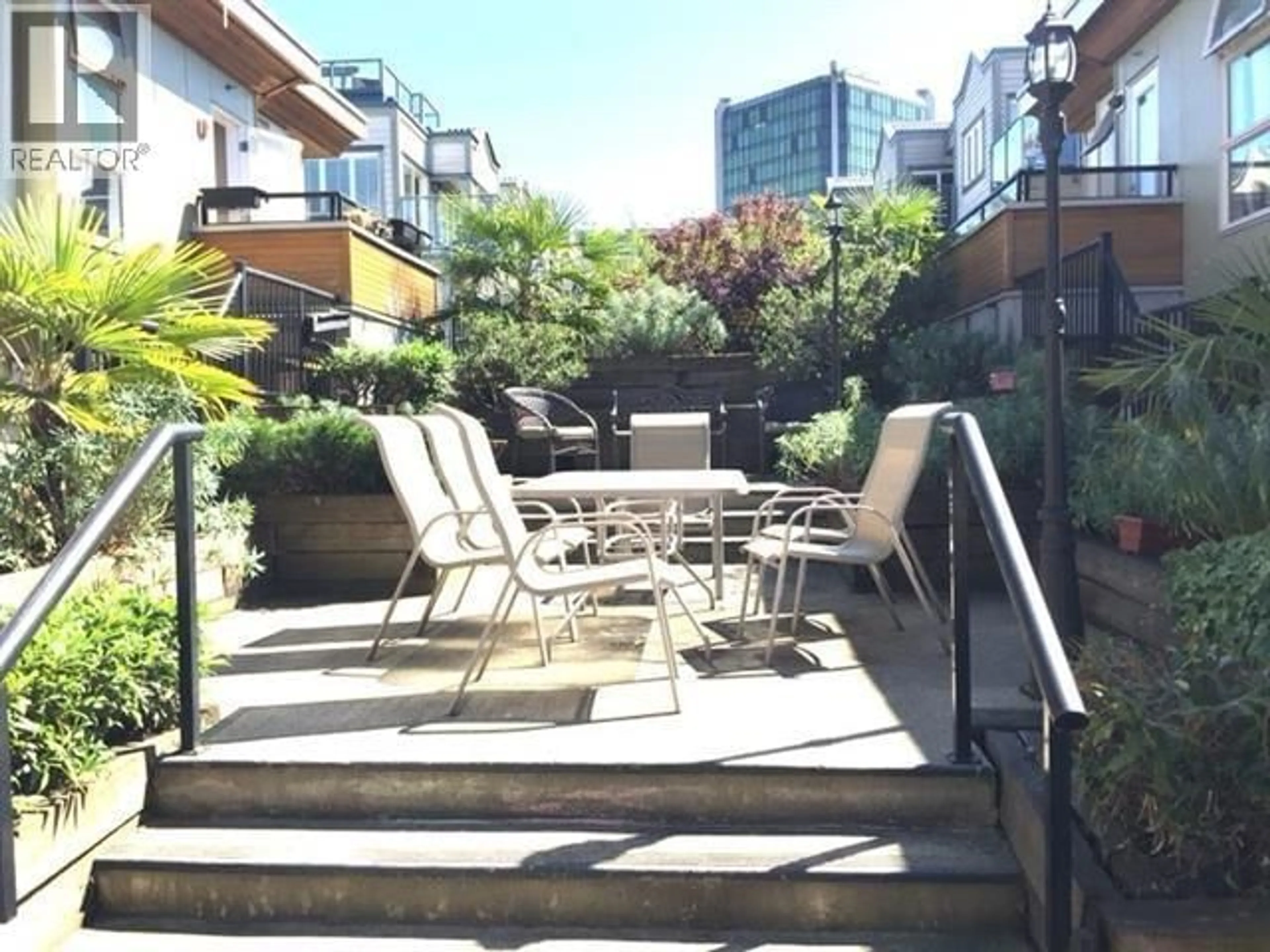 Patio, street for 35 - 638 6TH AVENUE, Vancouver British Columbia V5Z1A3