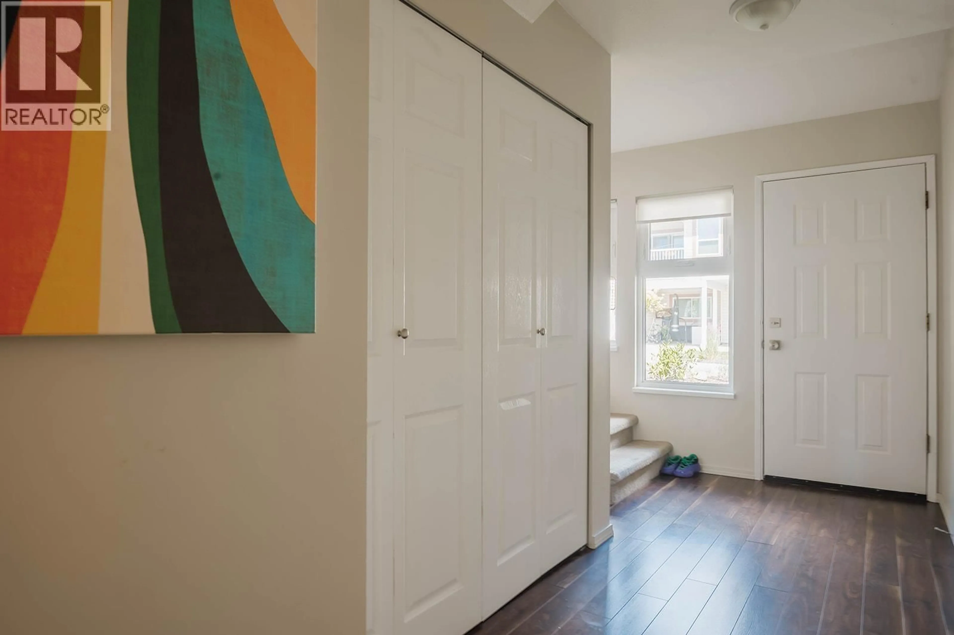 Indoor entryway for 4 - 765 SCHOOL ROAD, Gibsons British Columbia V0N1V9