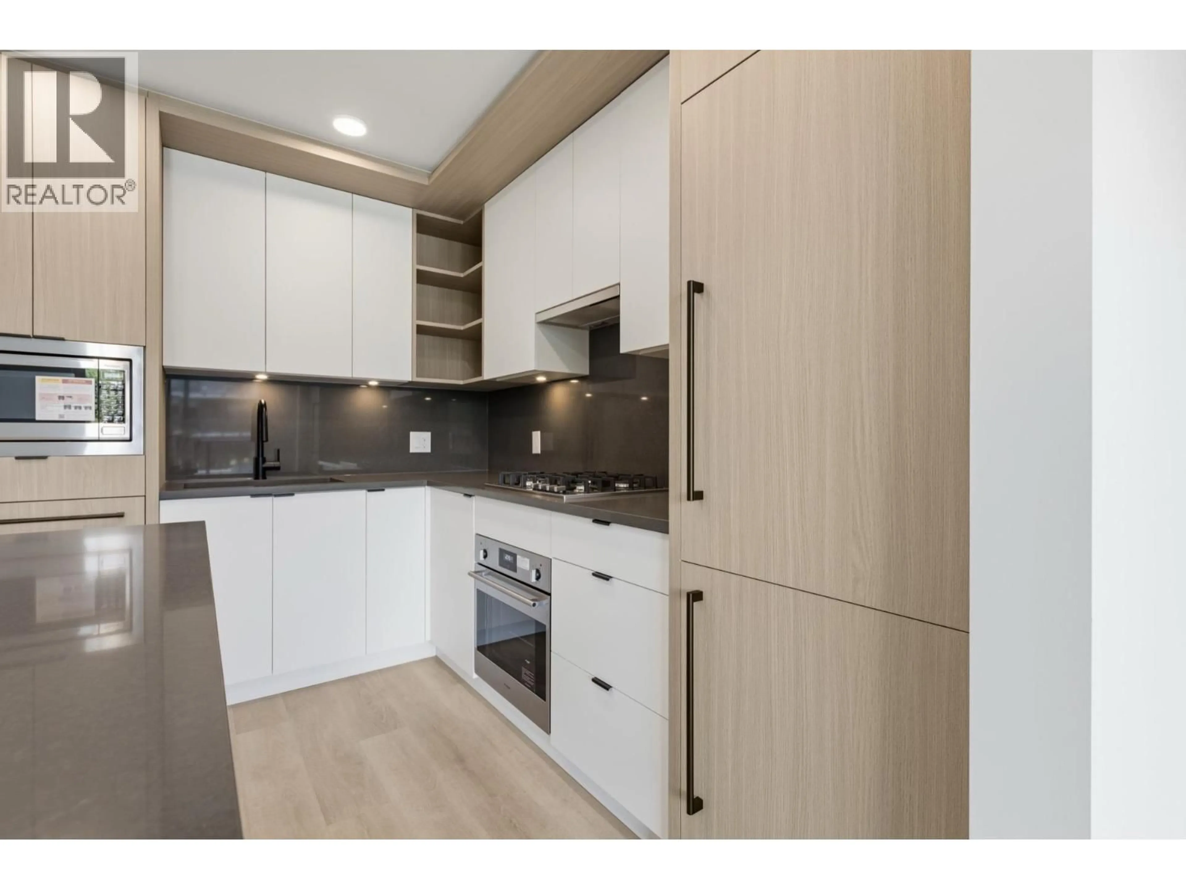 Standard kitchen, wood/laminate floor for 404 - 2268 BROADWAY, Vancouver British Columbia V5N0L2