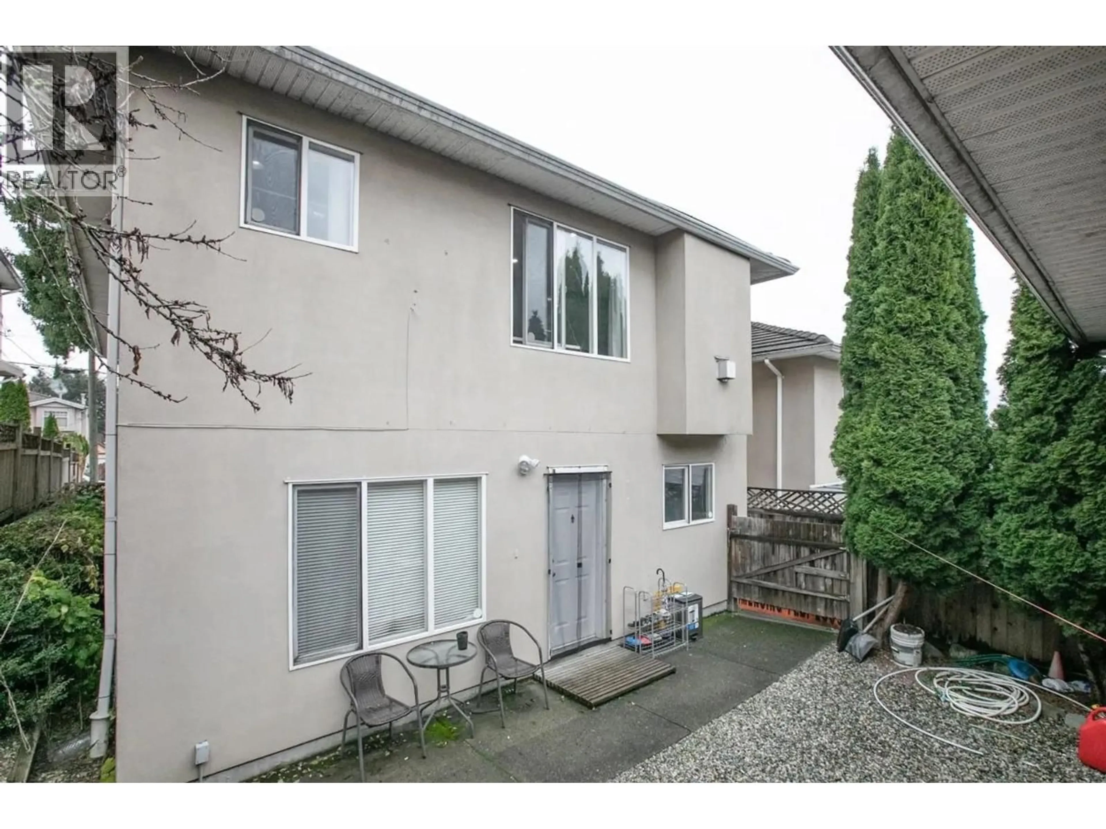 A pic from outside/outdoor area/front of a property/back of a property/a pic from drone, street for 6030 WOODSWORTH STREET, Burnaby British Columbia V5G1S8