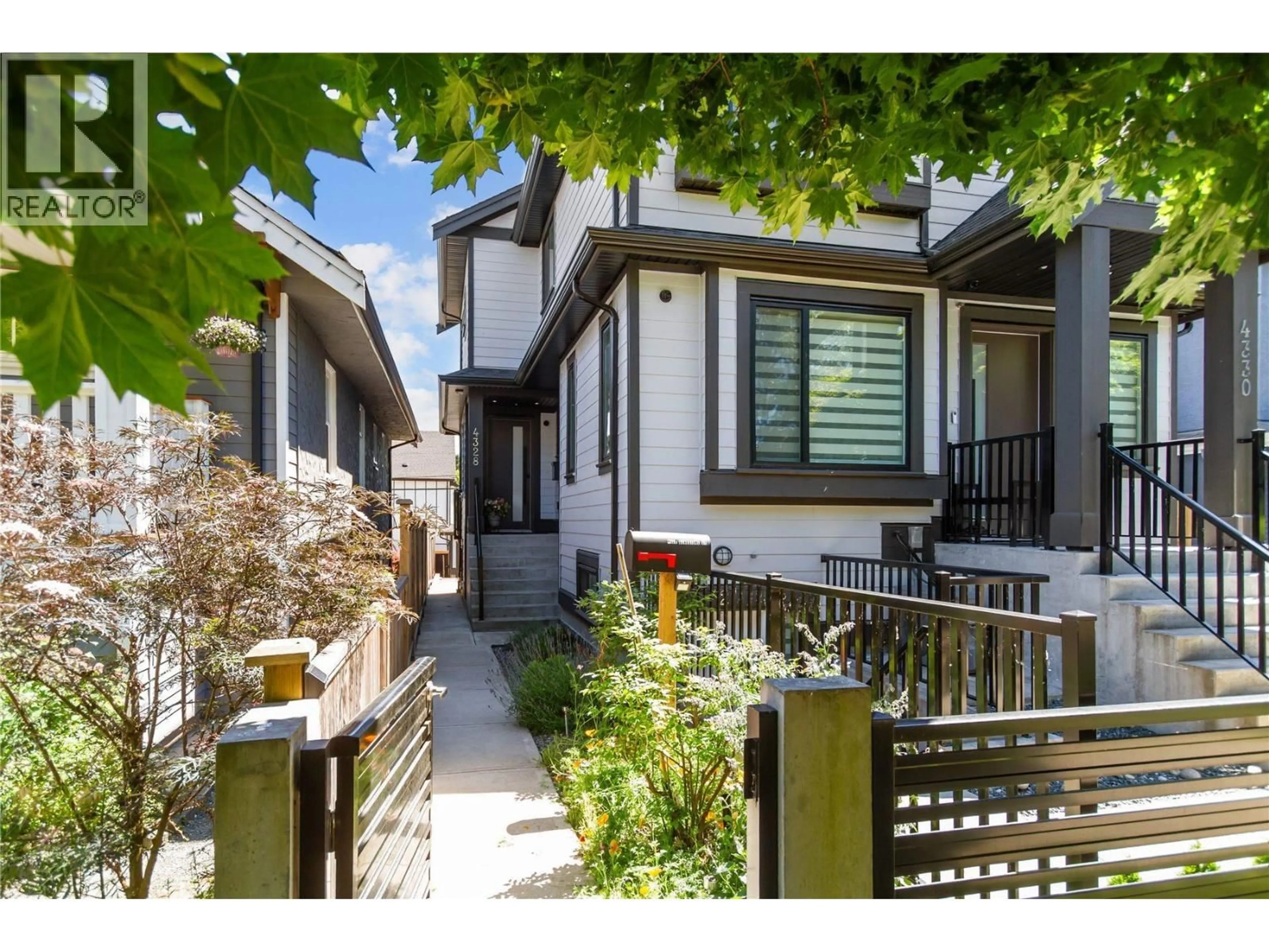 Unknown for 4328 GLADSTONE STREET, Vancouver British Columbia V5N4Z5