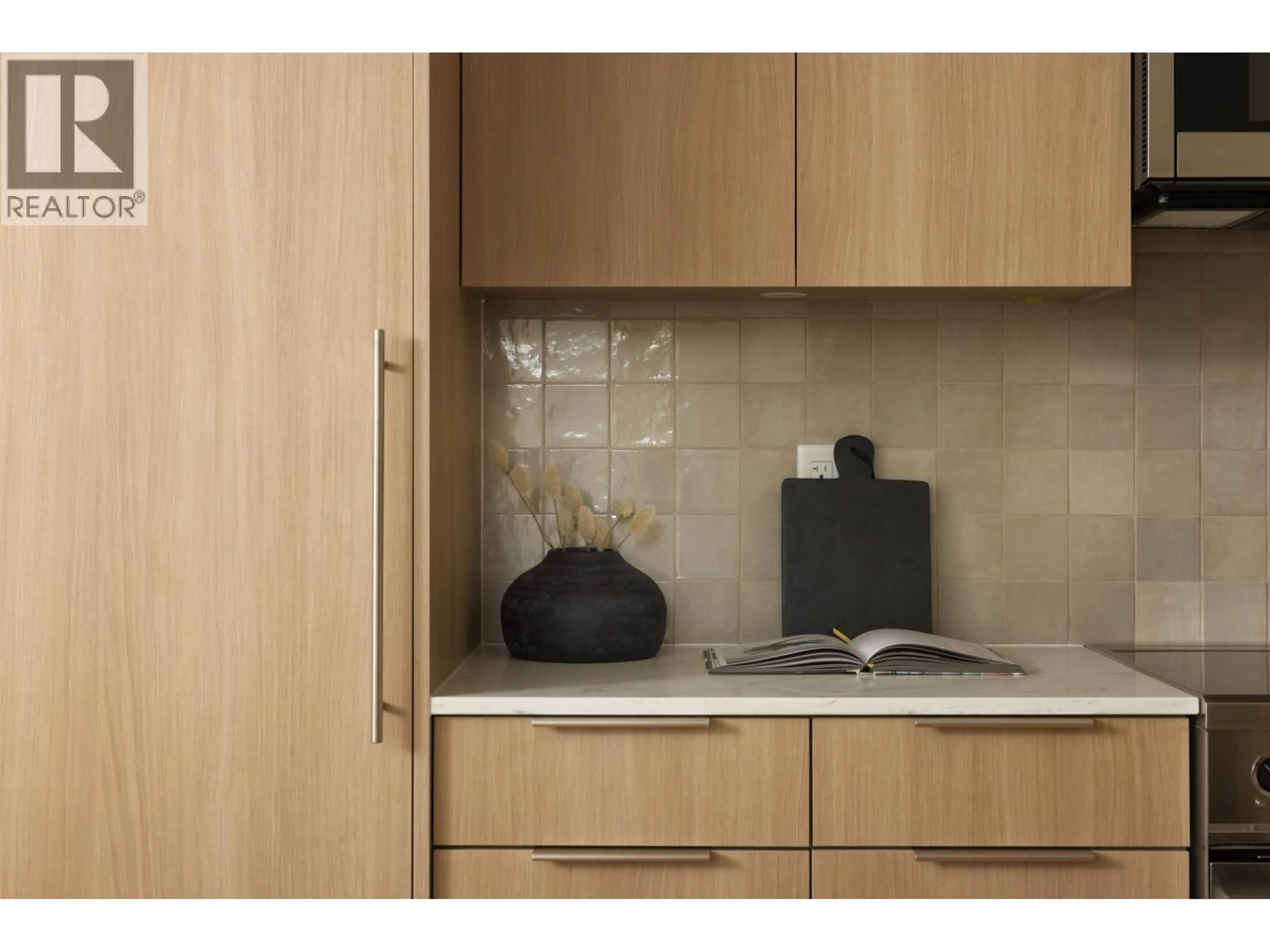 Standard kitchen, unknown for 593 49TH AVENUE, Vancouver British Columbia V5W2H1