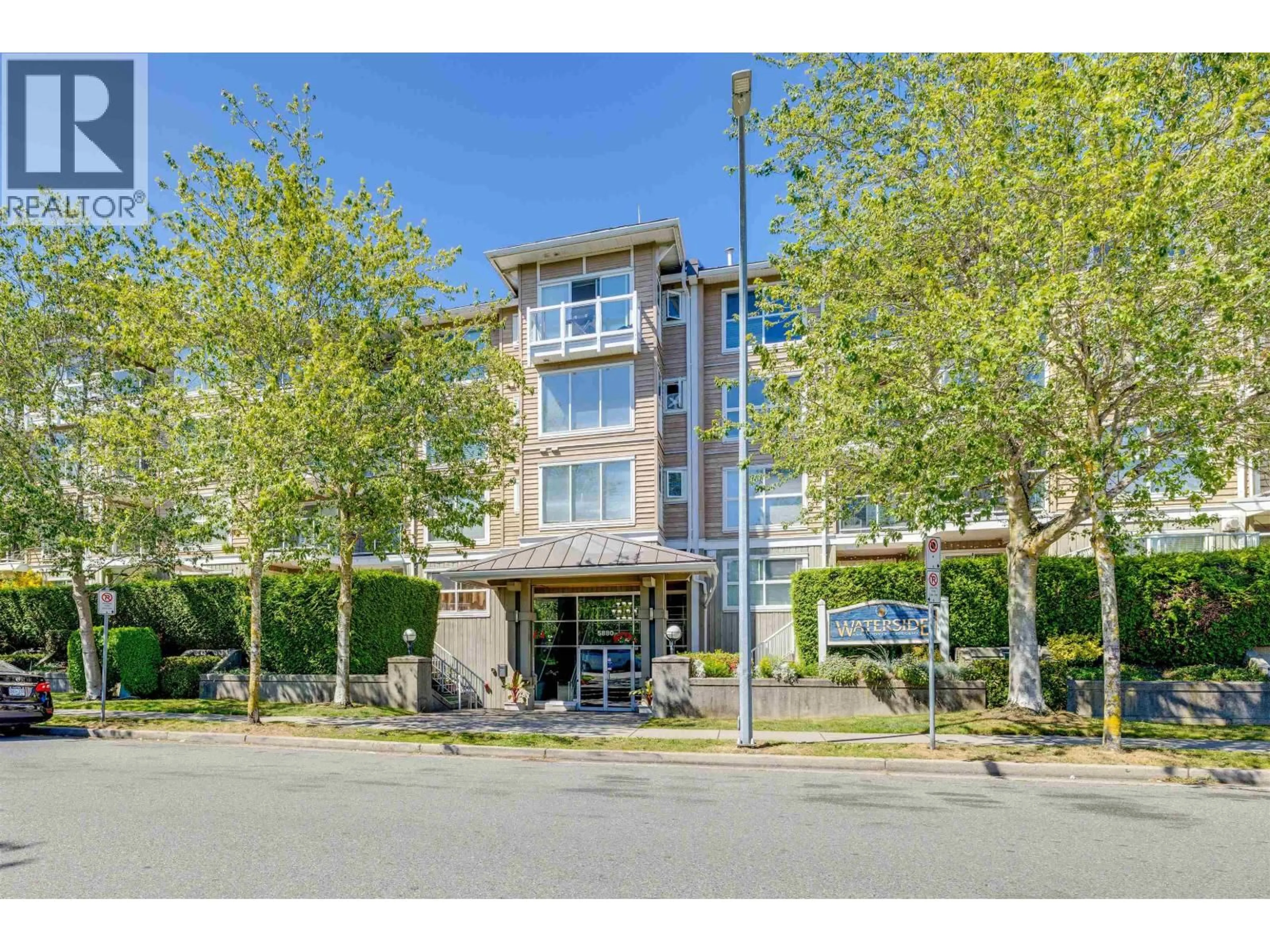 Indoor foyer for 145 - 5880 DOVER CRESCENT, Richmond British Columbia V7C5P5