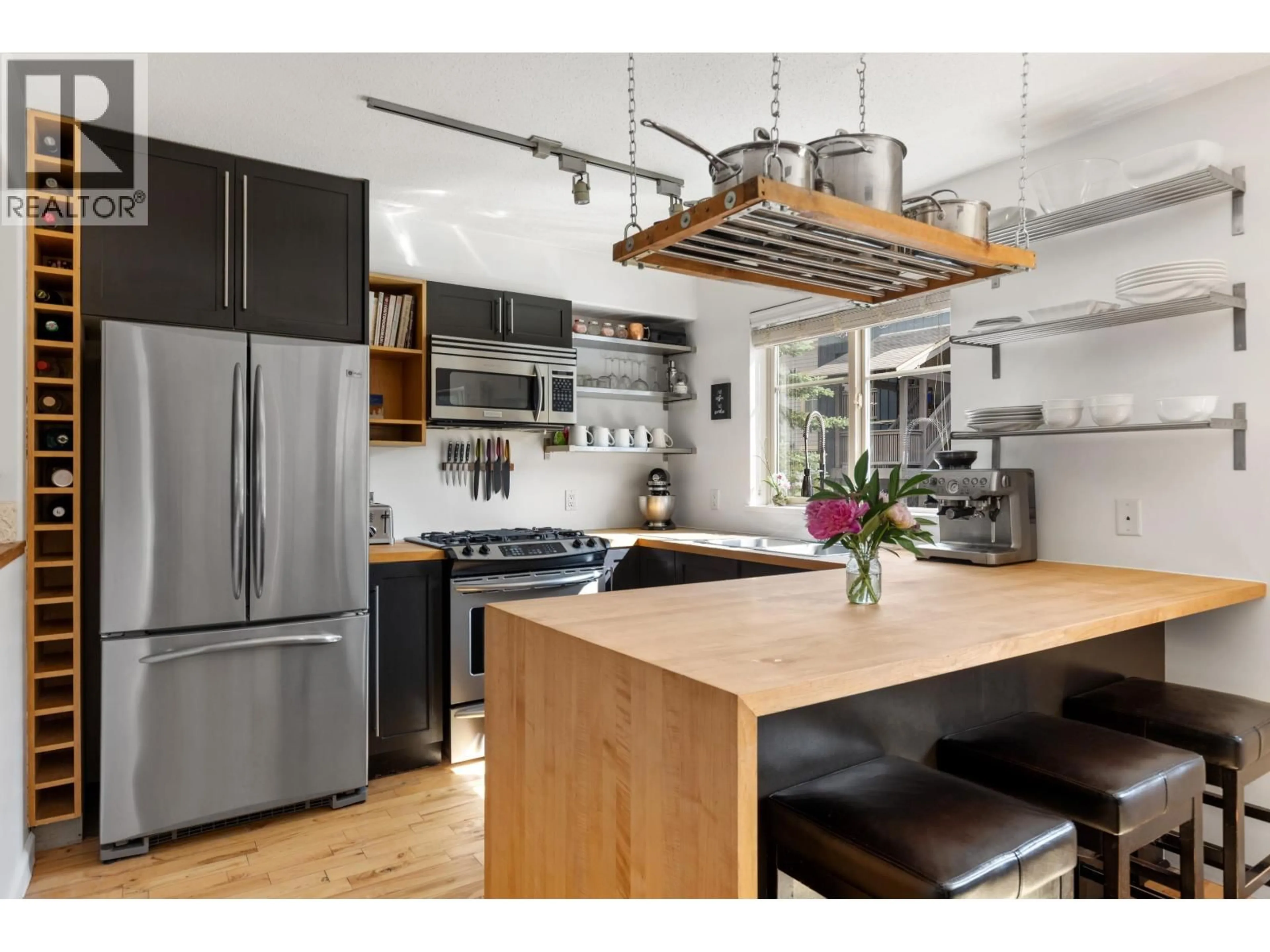 Open concept kitchen, wood/laminate floor for 20 - 1446 VINE ROAD, Pemberton British Columbia V0N2L1
