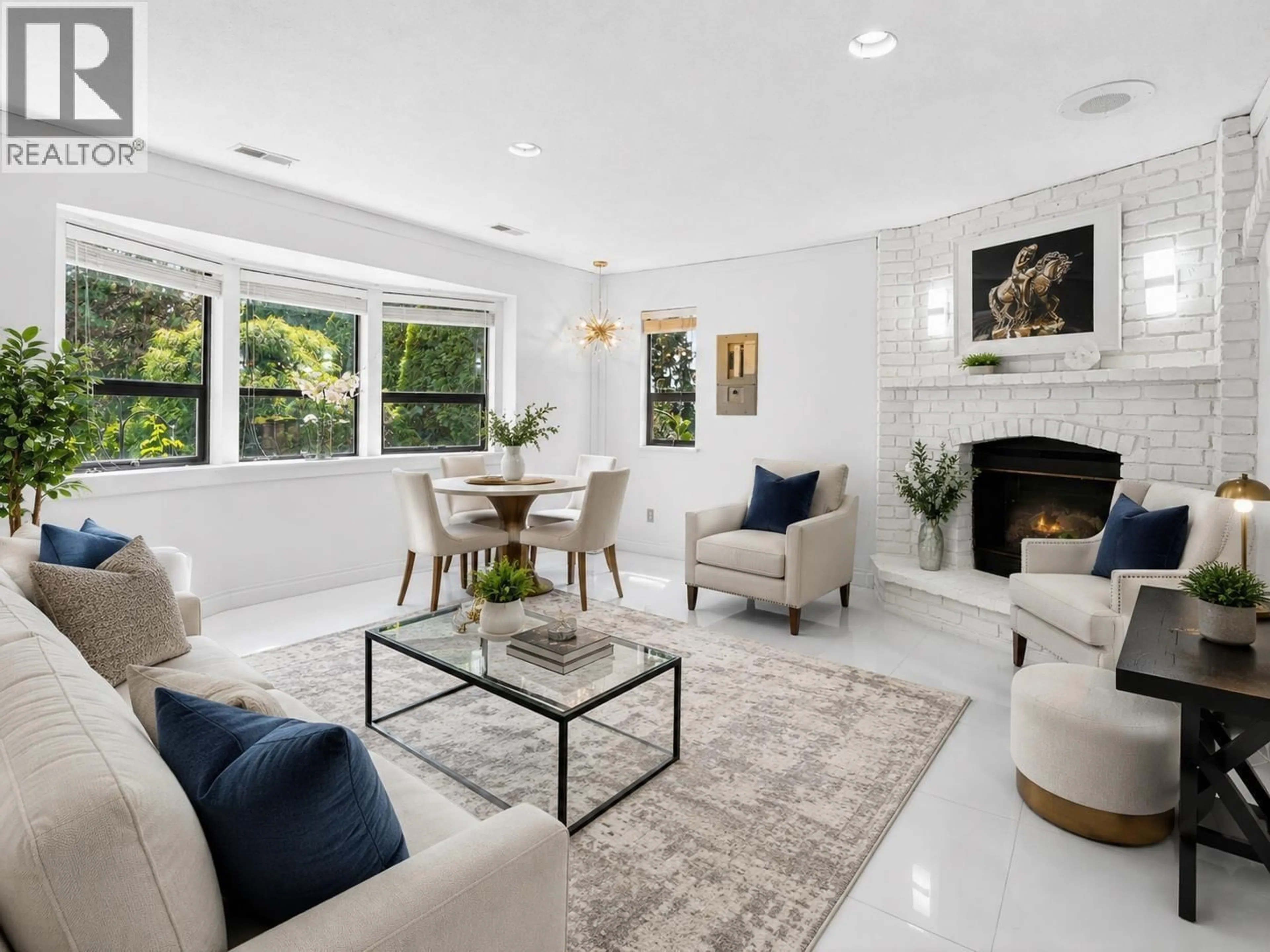 Living room with furniture, ceramic/tile floor for 2940 DRESDEN WAY, North Vancouver British Columbia V7H1P6