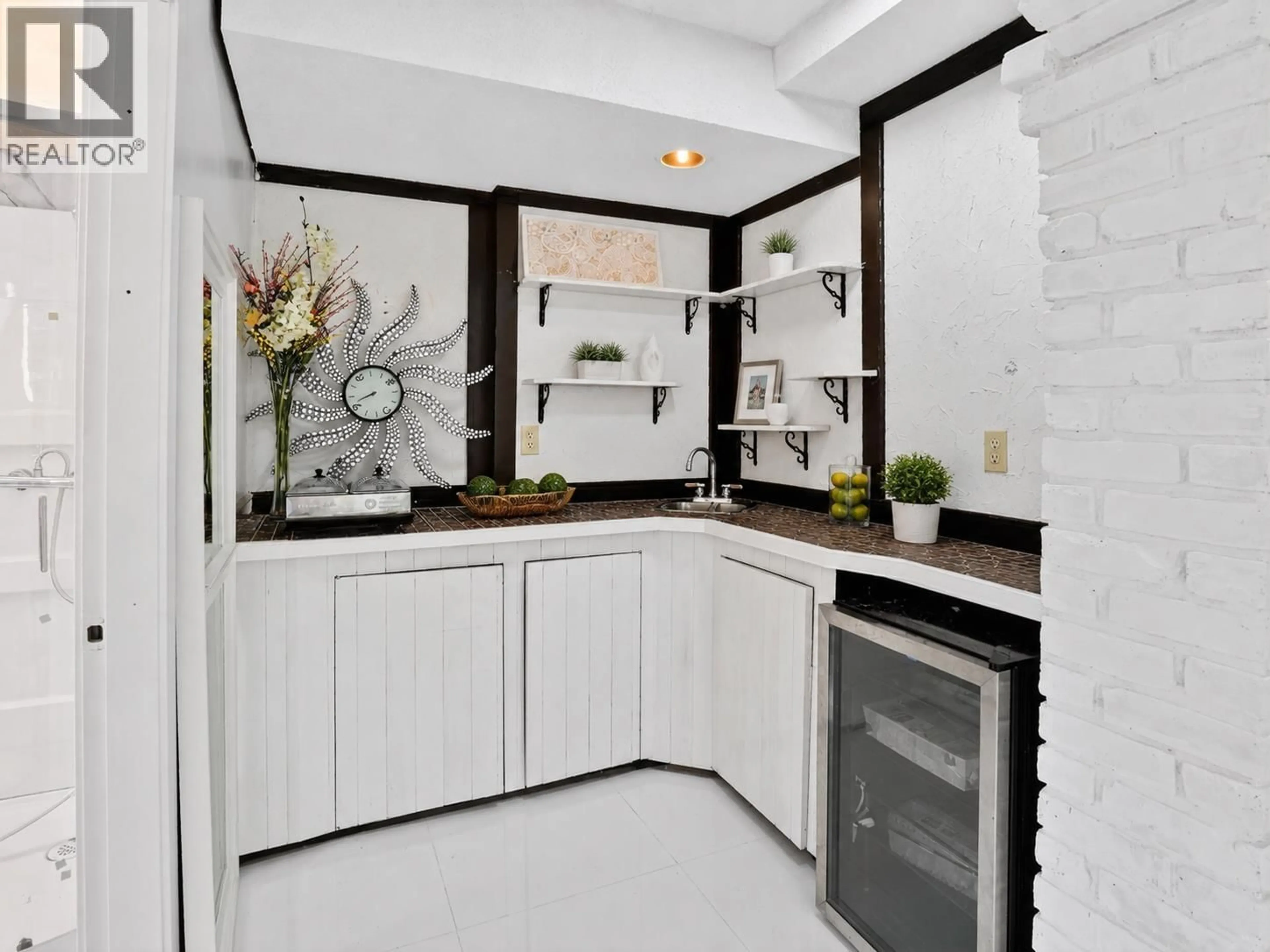 Contemporary kitchen, ceramic/tile floor for 2940 DRESDEN WAY, North Vancouver British Columbia V7H1P6