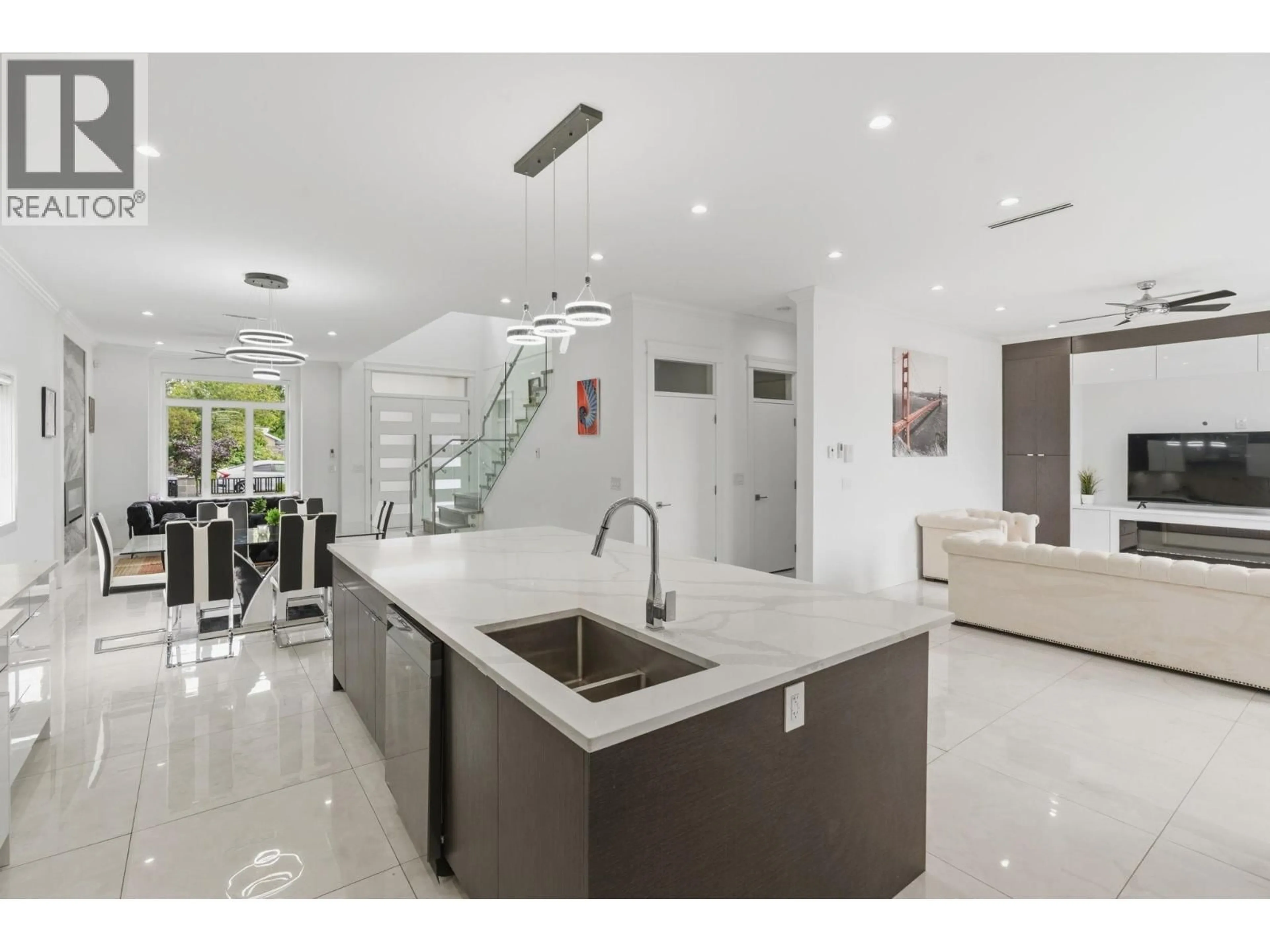 Open concept kitchen, ceramic/tile floor for 8348 12TH AVENUE, Burnaby British Columbia V3N2L6